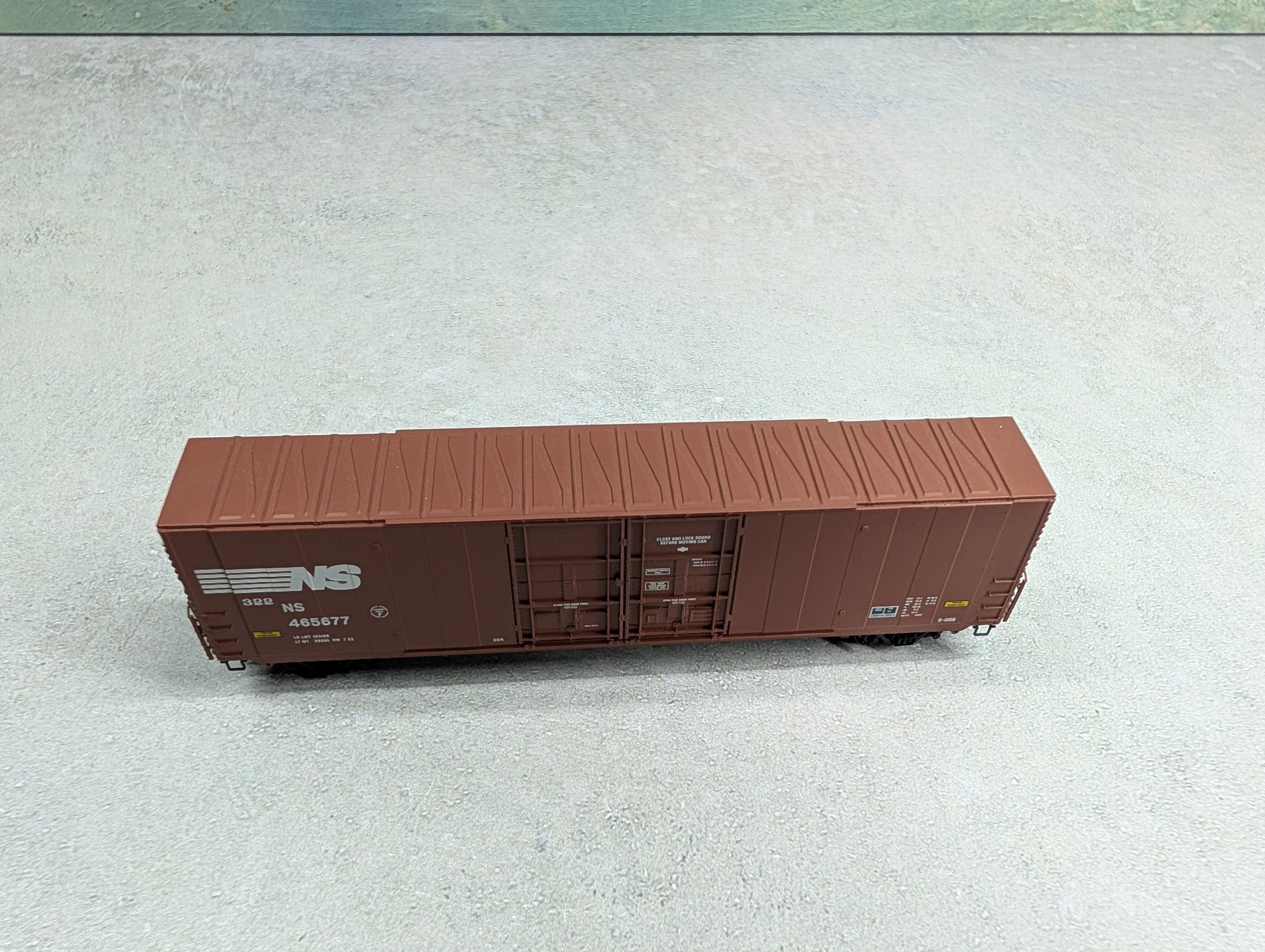 USED Micro-Trains 102070 N Scale 60' Box Car, Excess Height Norfolk Southern NS #465677