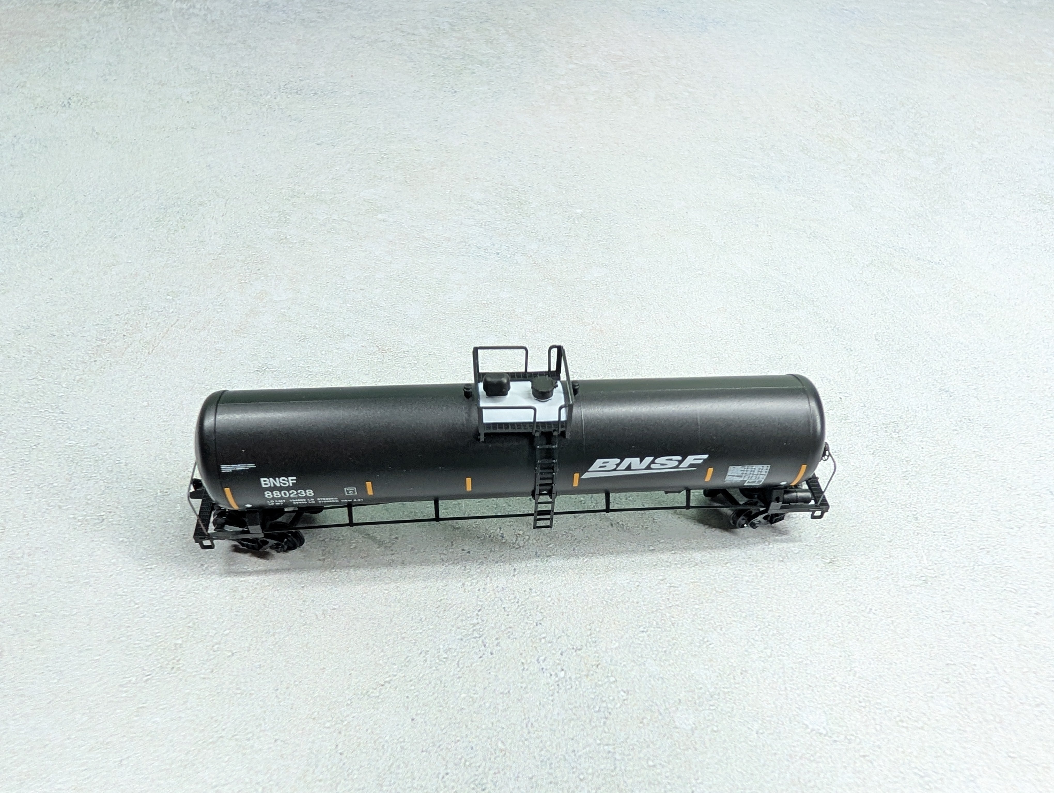 USED Micro-Trains 11000452 N Scale 56' General Service Tank Car BNSF #880238