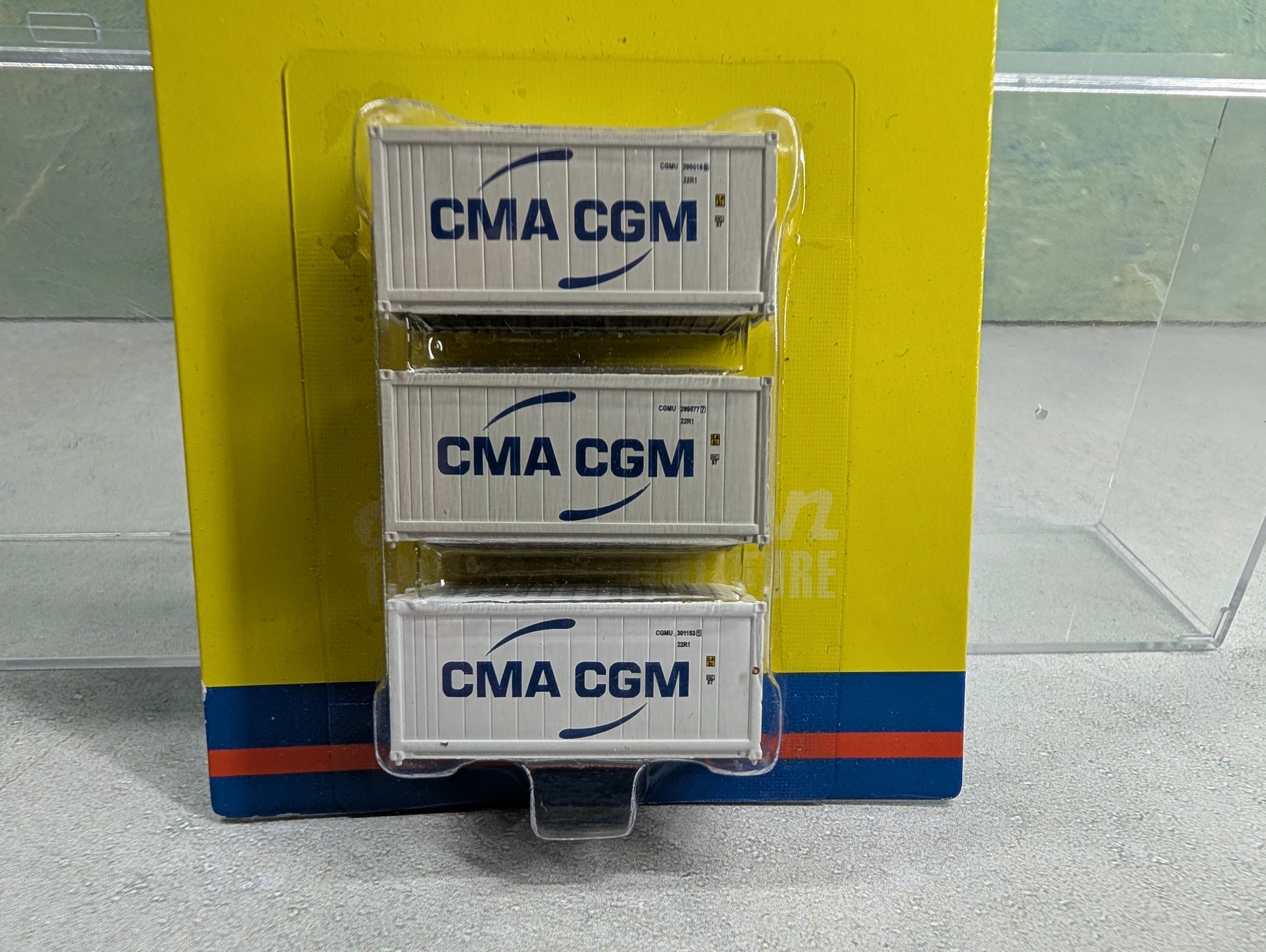 Athearn ATH17728 N Scale 20' Reefer Container CMA CGM (3 pcs)