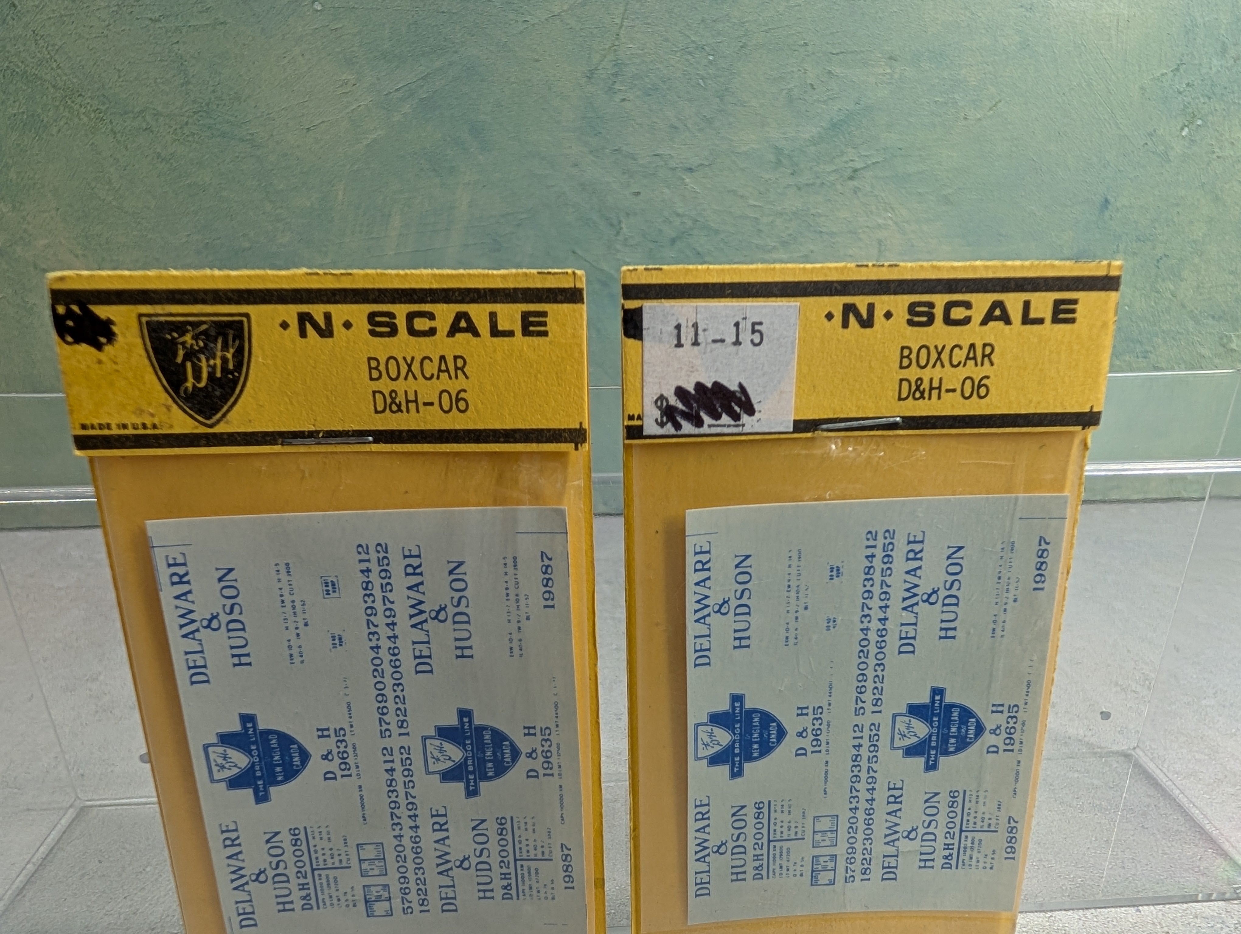 Northeast Decals D&H-06 N Scale Box Car Decals Delaware and Hudson (2 pcs)