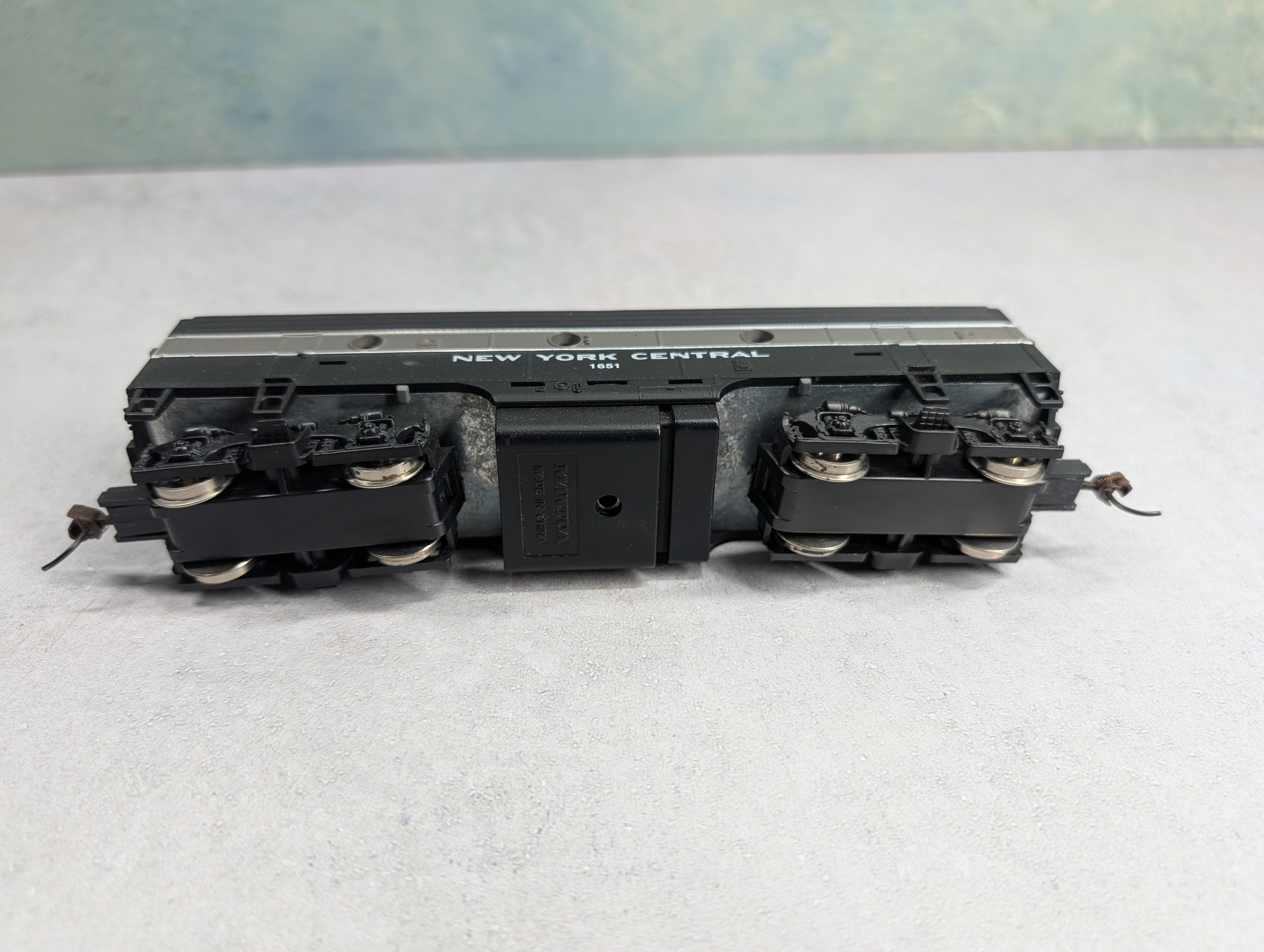 USED Mantua HO Scale Non-Powered B Unit New York Central #1651
