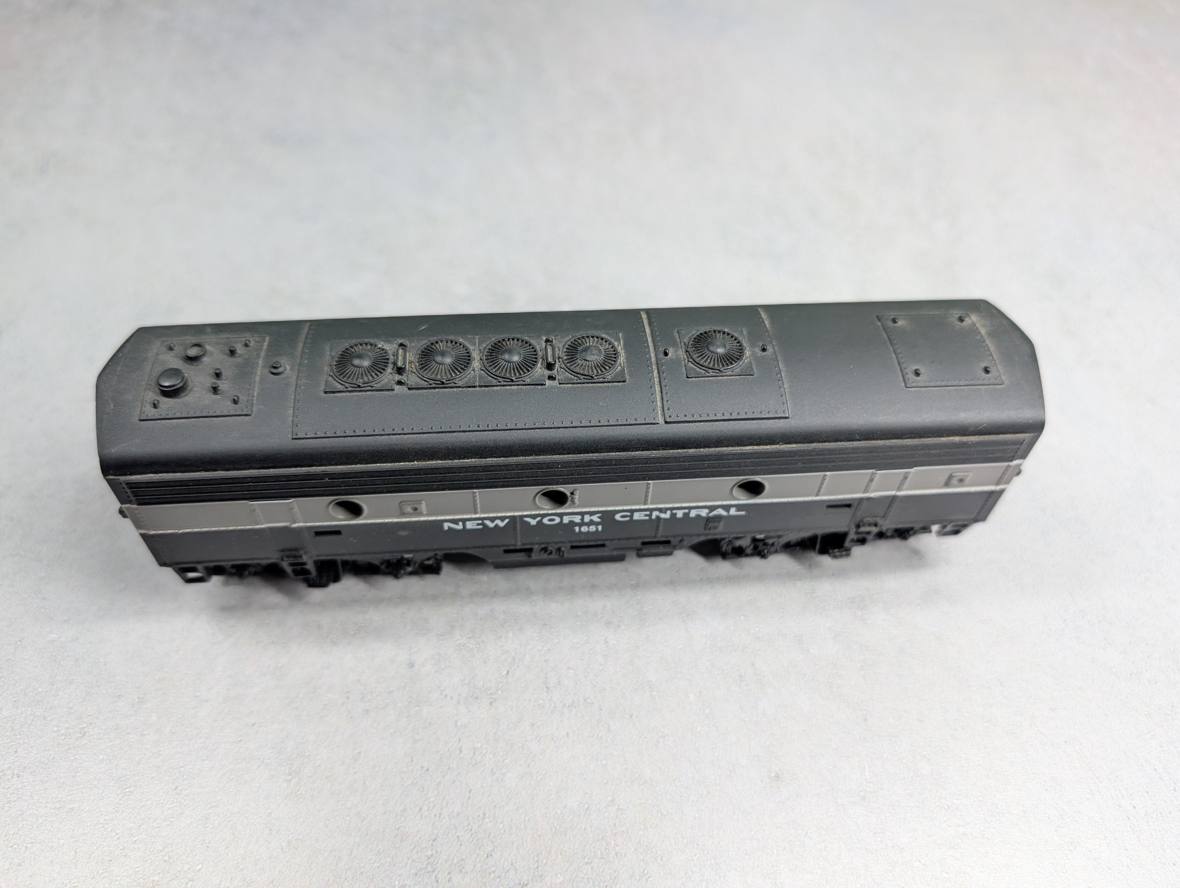 USED Mantua HO Scale Non-Powered B Unit New York Central #1651