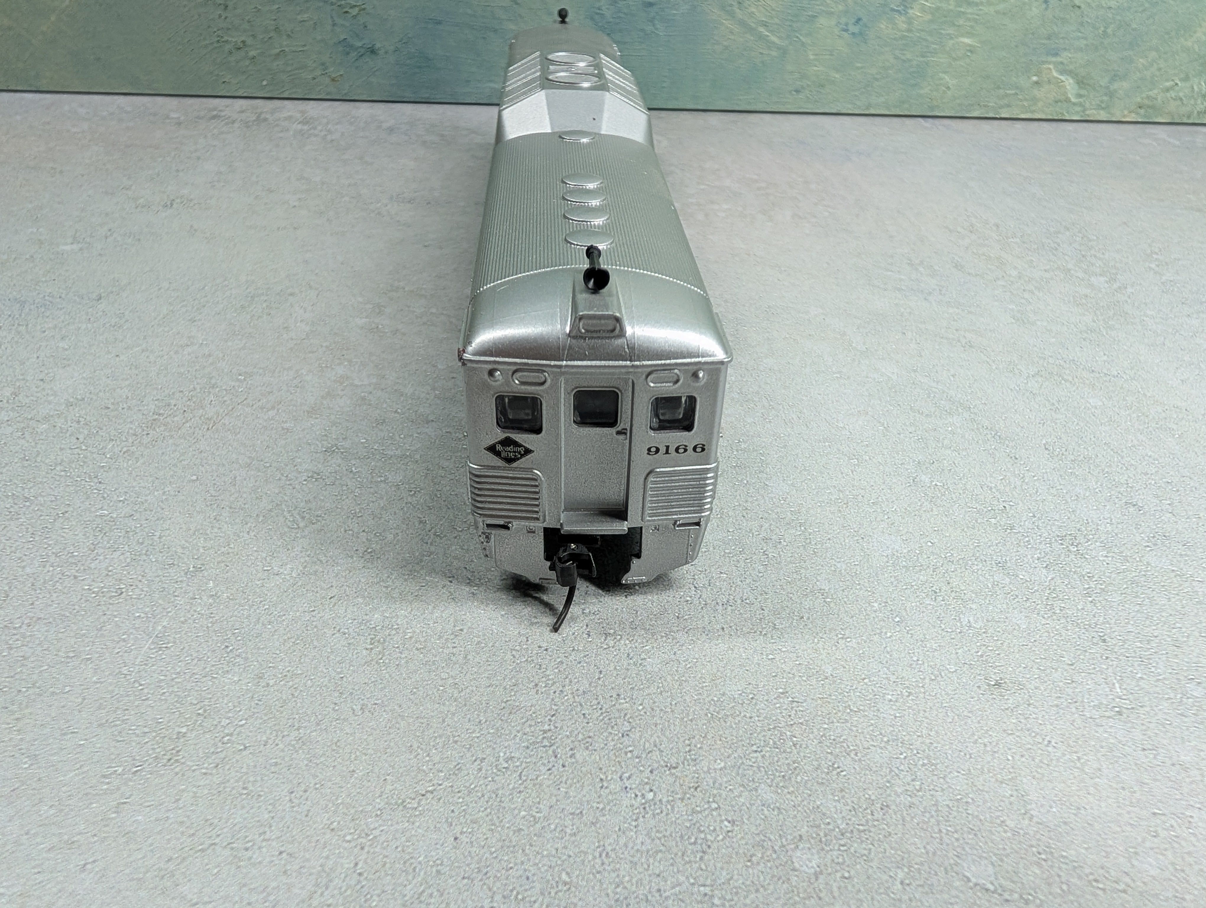 USED Athearn HO Scale RDC Passenger Car Reading #9166 Decal Non-Powered