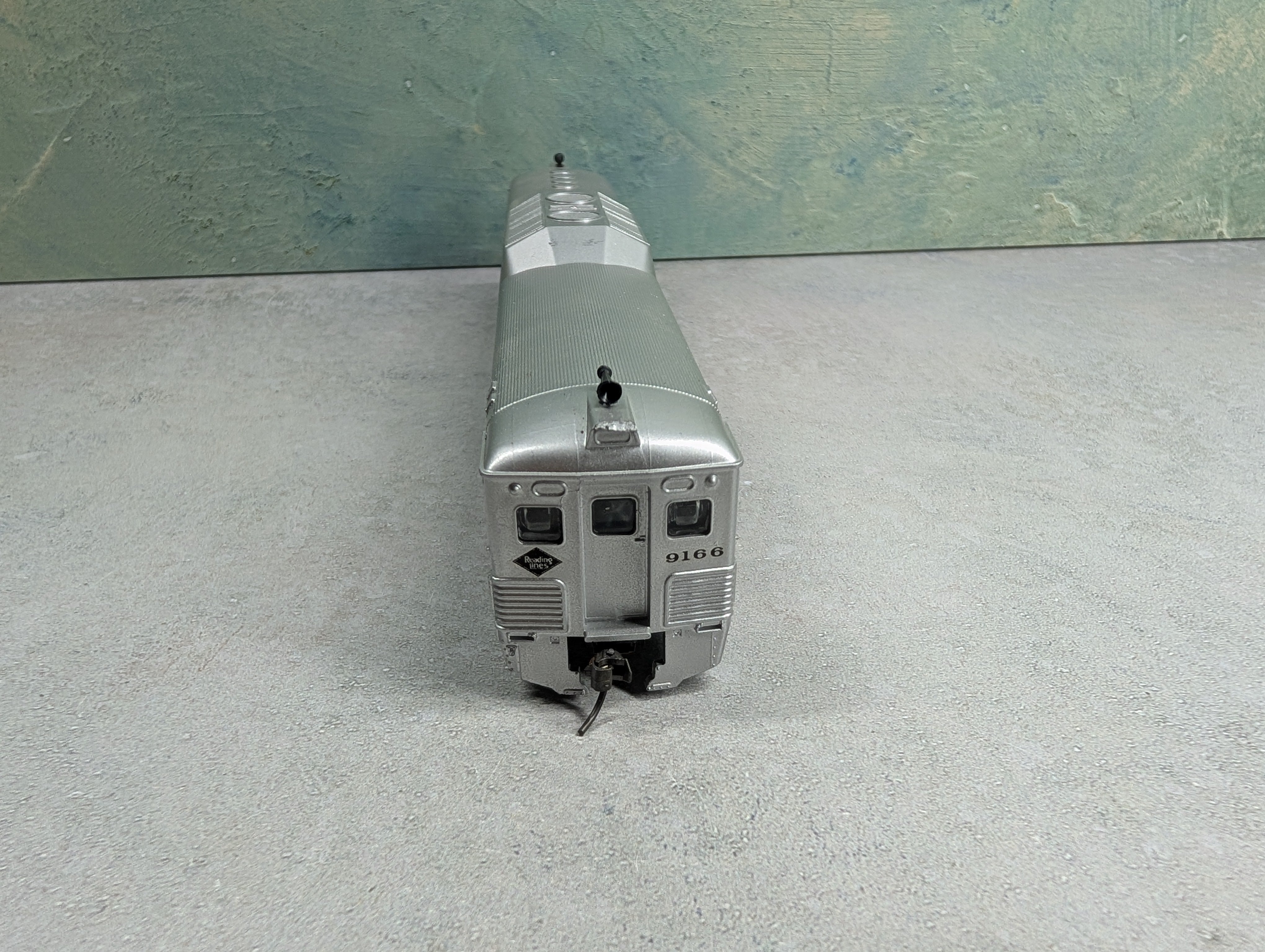 USED Athearn HO Scale RDC Passenger Car Reading #9166 Decal Non-Powered