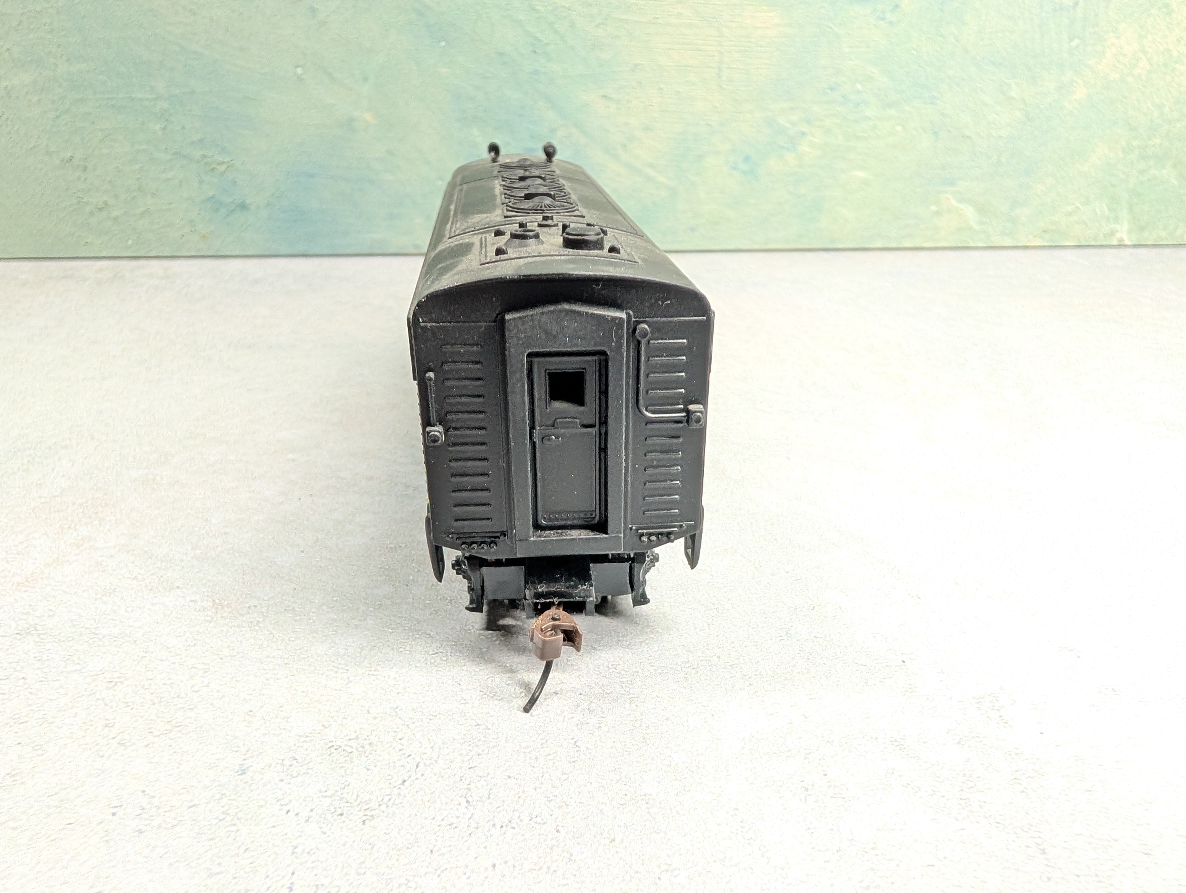 USED Mantua HO Scale F Unit Diesel Locomotive Reading #273 Runs DC