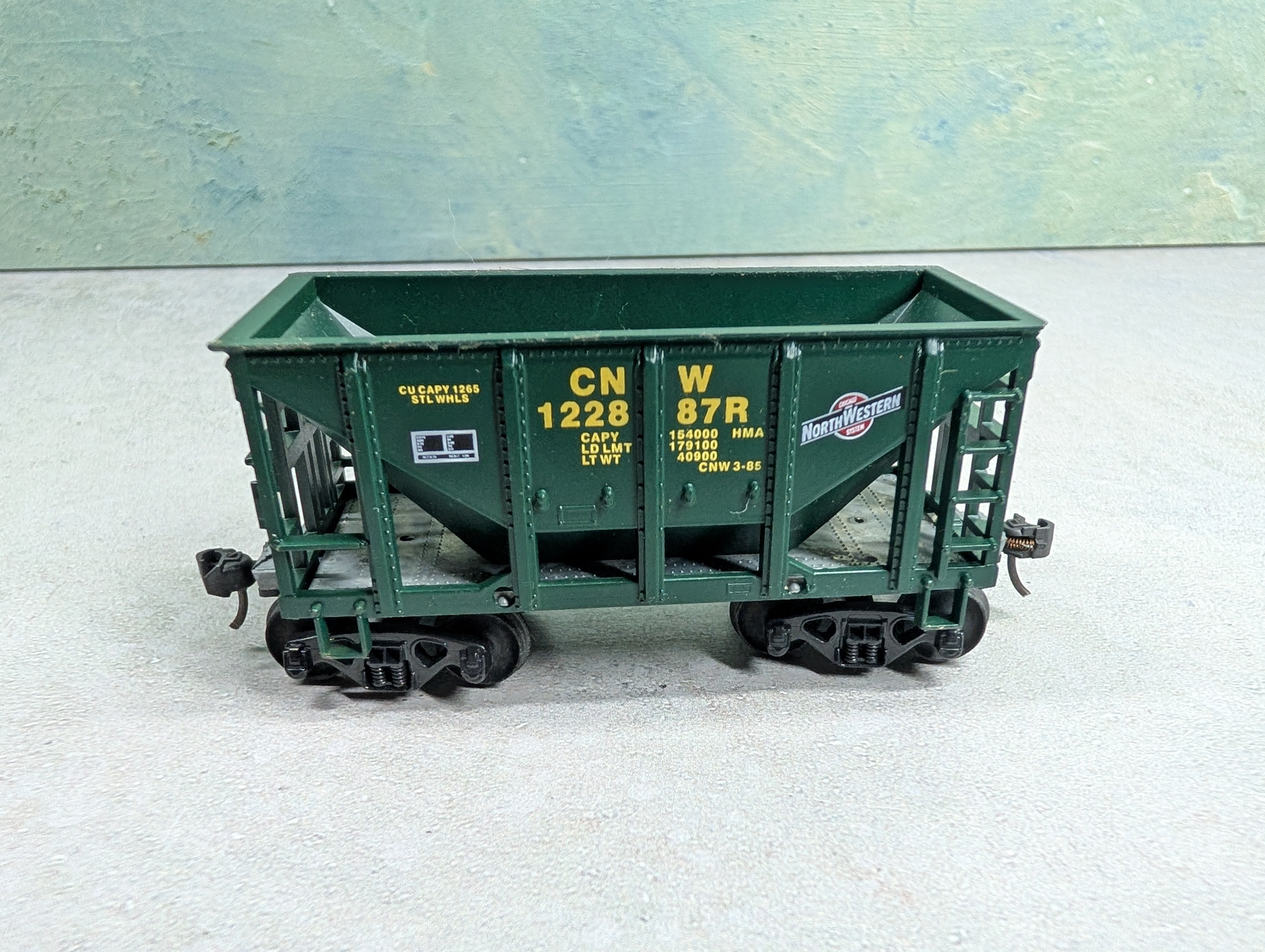USED Roundhouse HO Scale Ore Car Chicago & North Western CNW #122887R