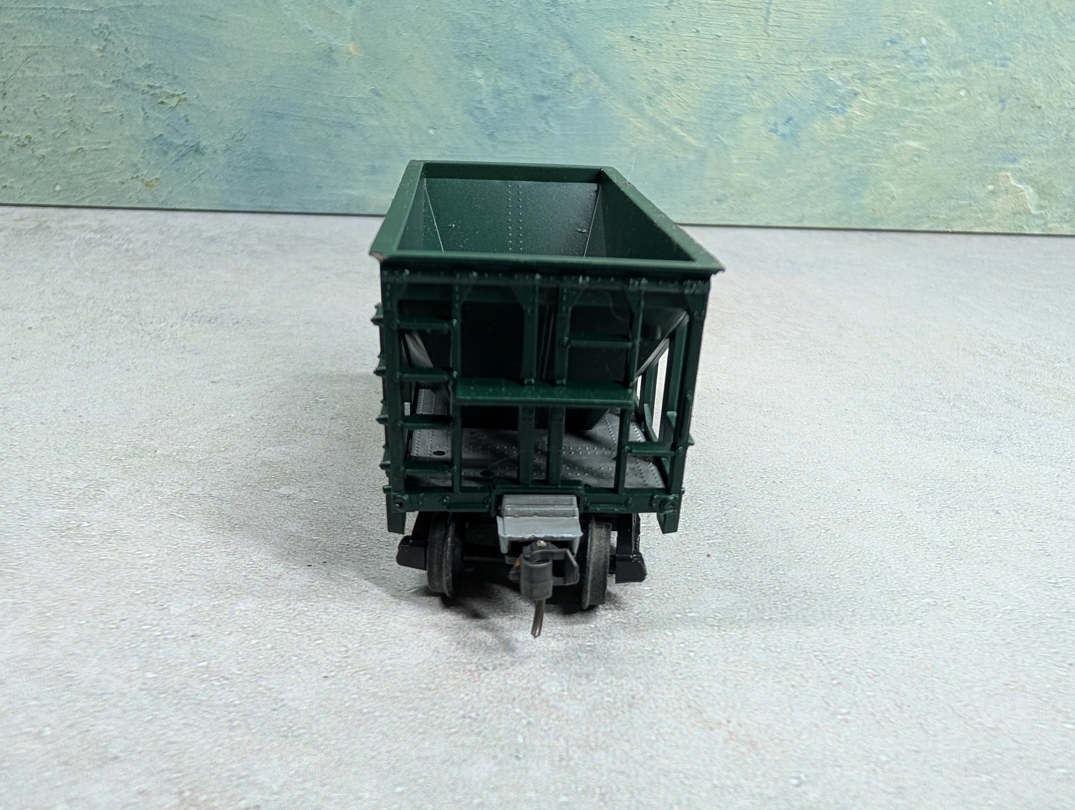 USED Roundhouse HO Scale Ore Car Chicago & North Western CNW #122887R