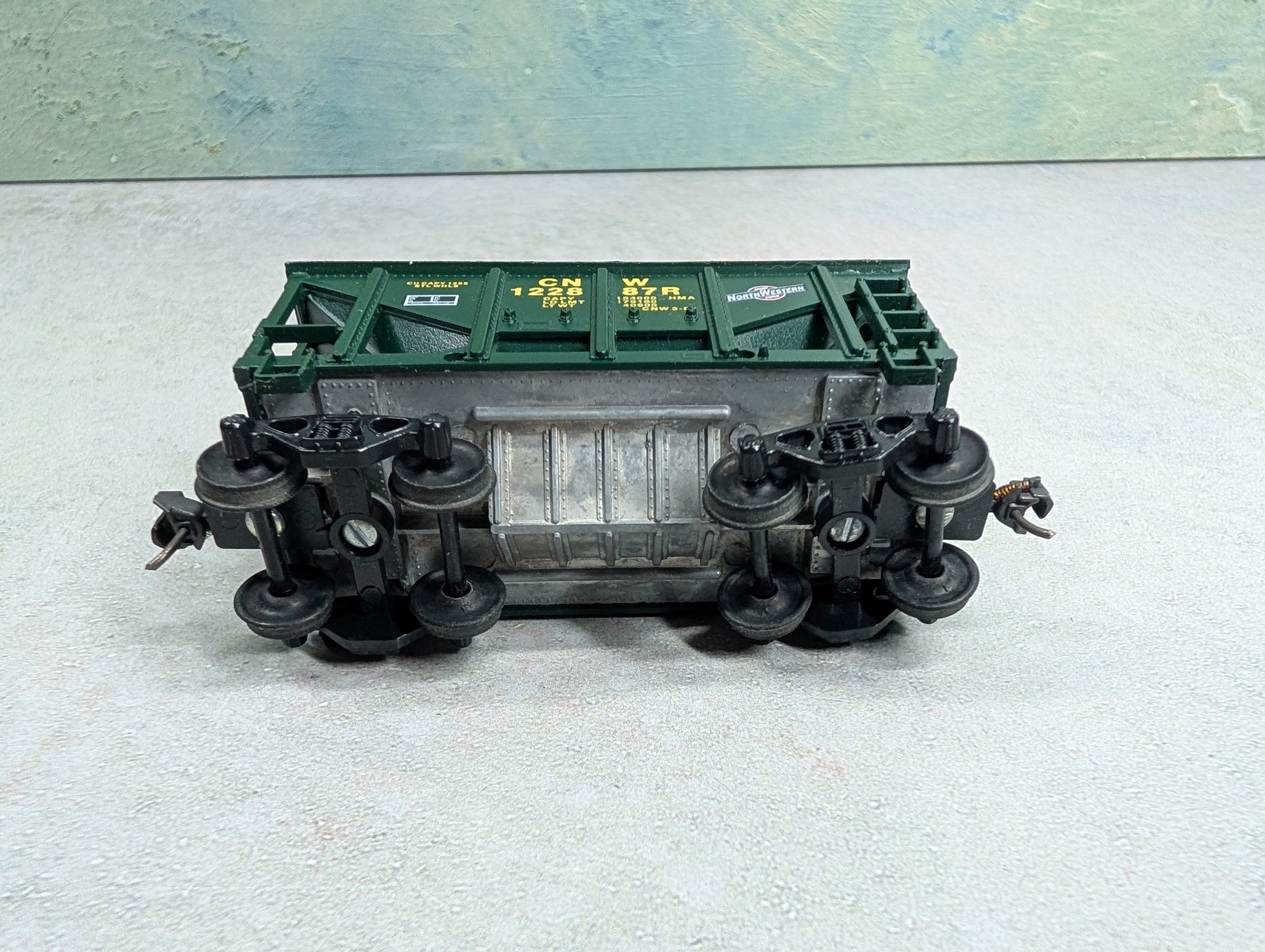 USED Roundhouse HO Scale Ore Car Chicago & North Western CNW #122887R
