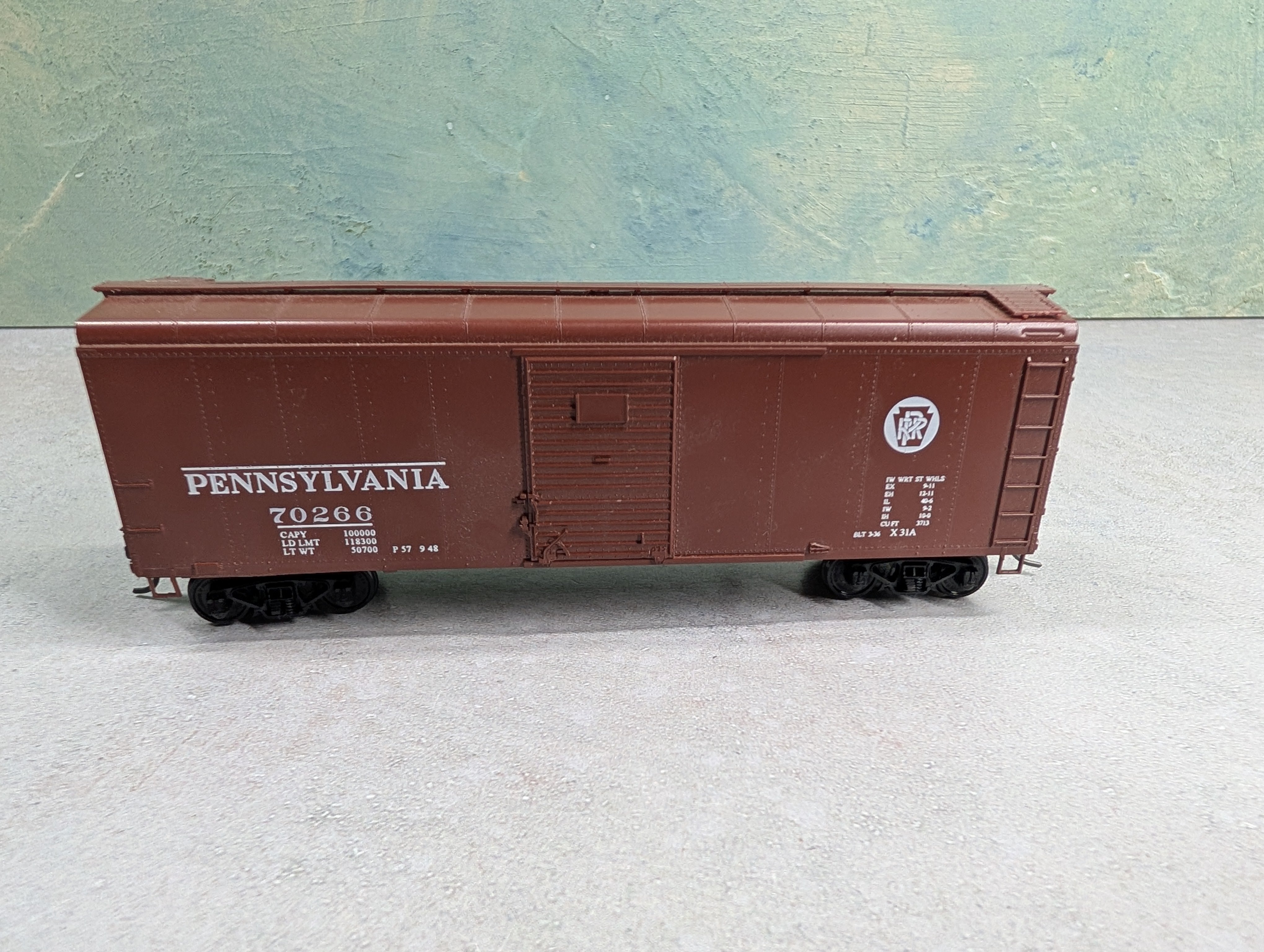 USED Bowser HO Scale Round Top 40' X31A Box Car Pennsylvania #70266