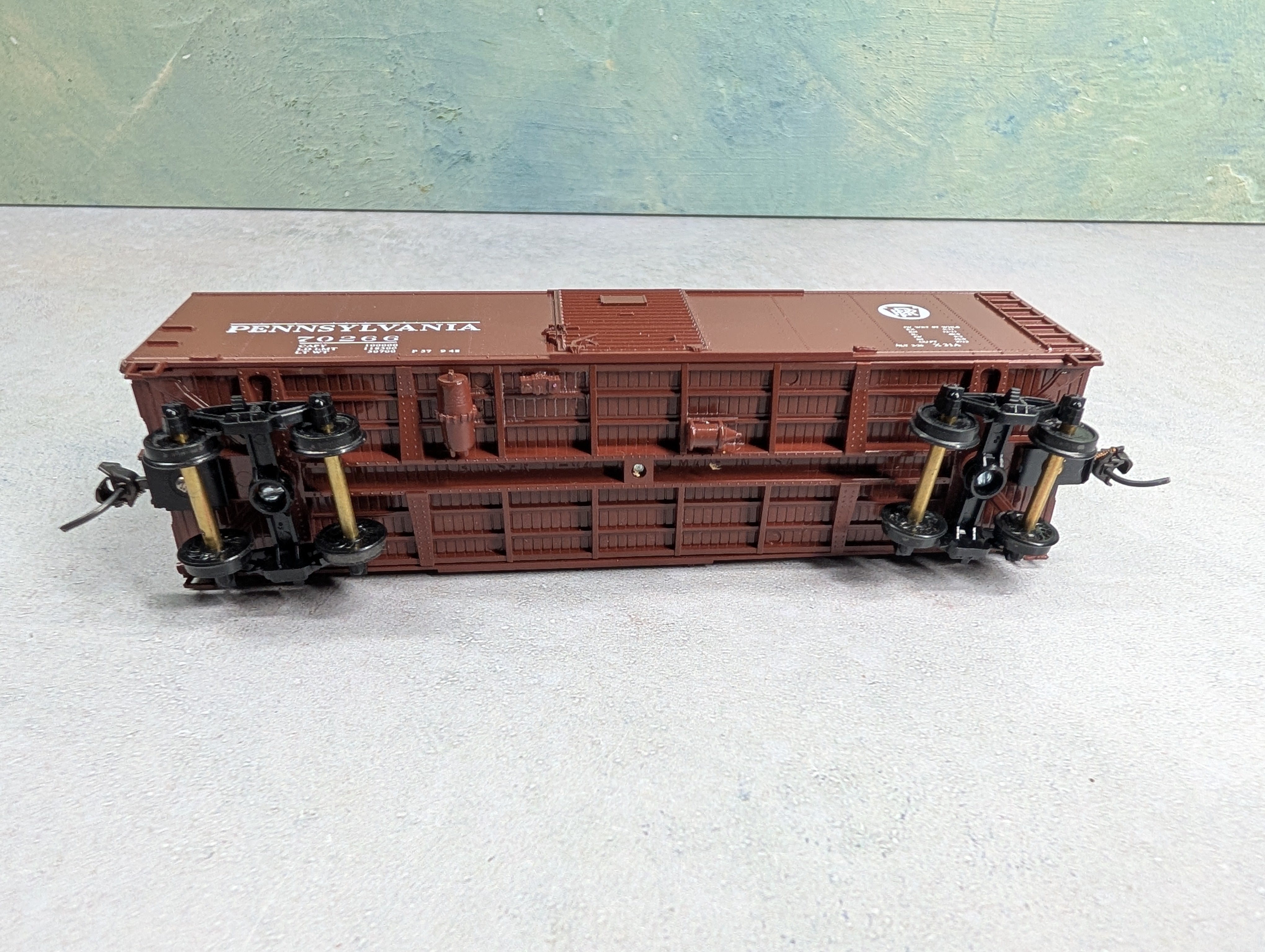 USED Bowser HO Scale Round Top 40' X31A Box Car Pennsylvania #70266