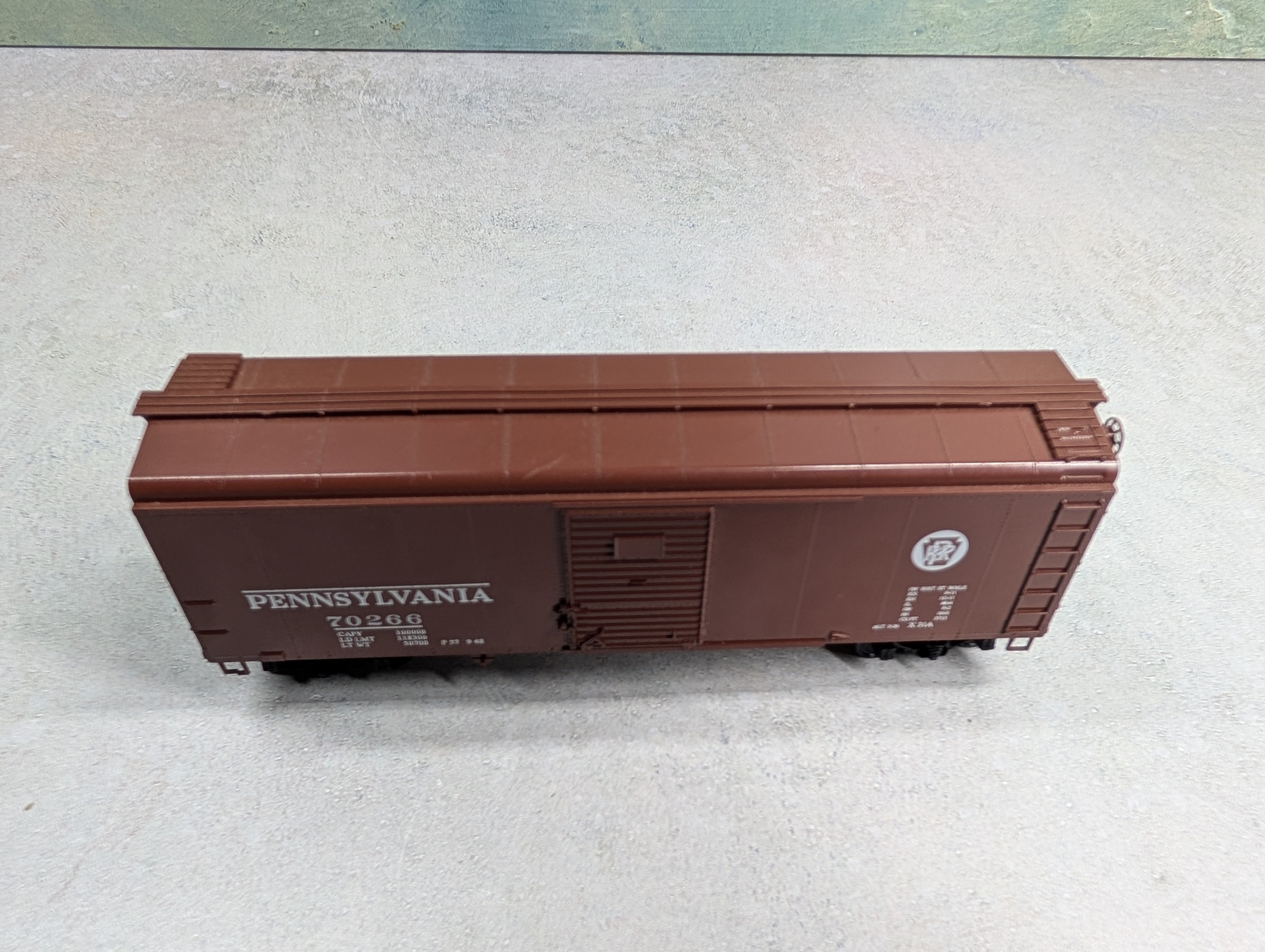 USED Bowser HO Scale Round Top 40' X31A Box Car Pennsylvania #70266