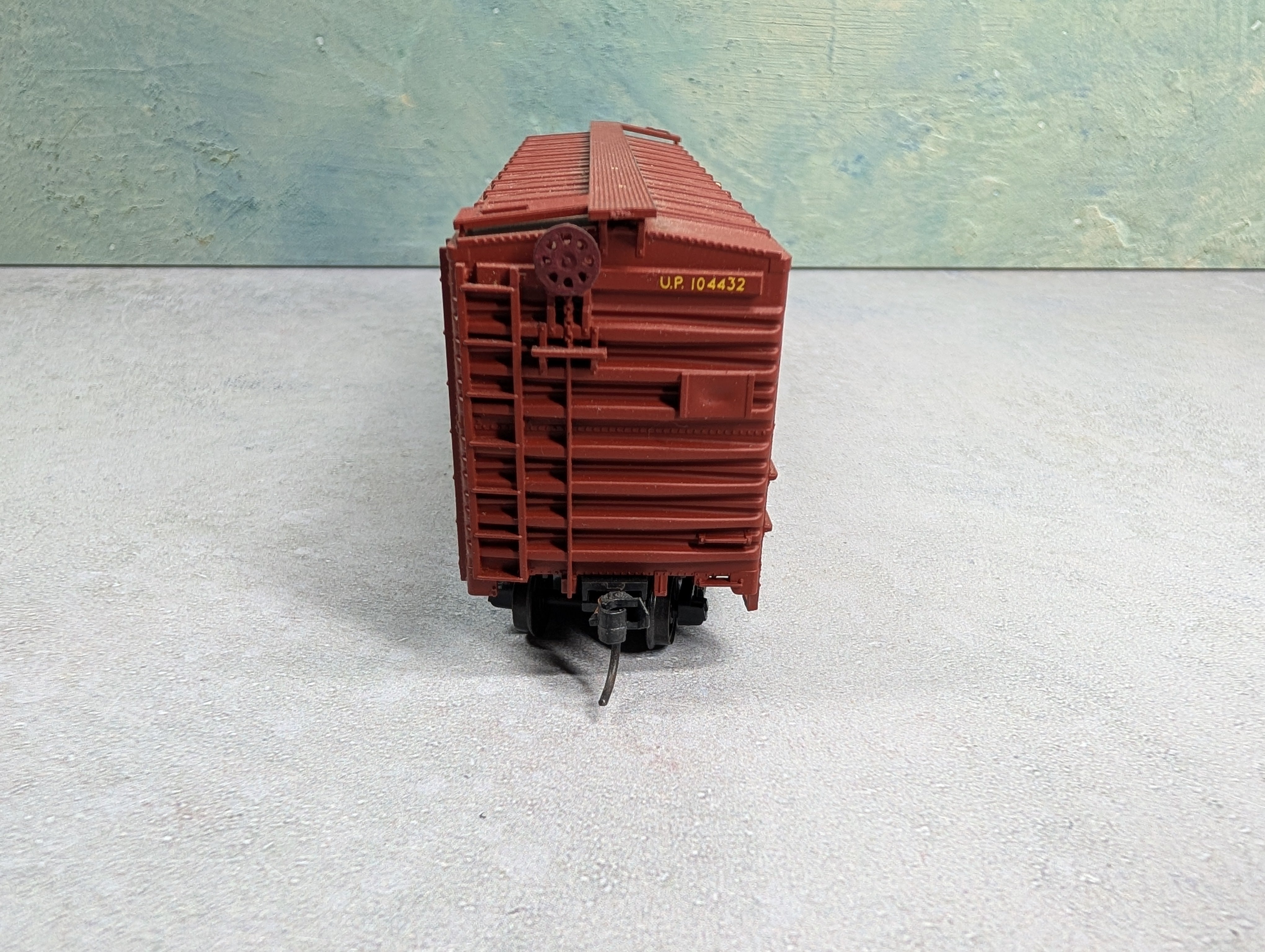 USED Accurail HO Scale 40' Box Car Union Pacific UP #104432