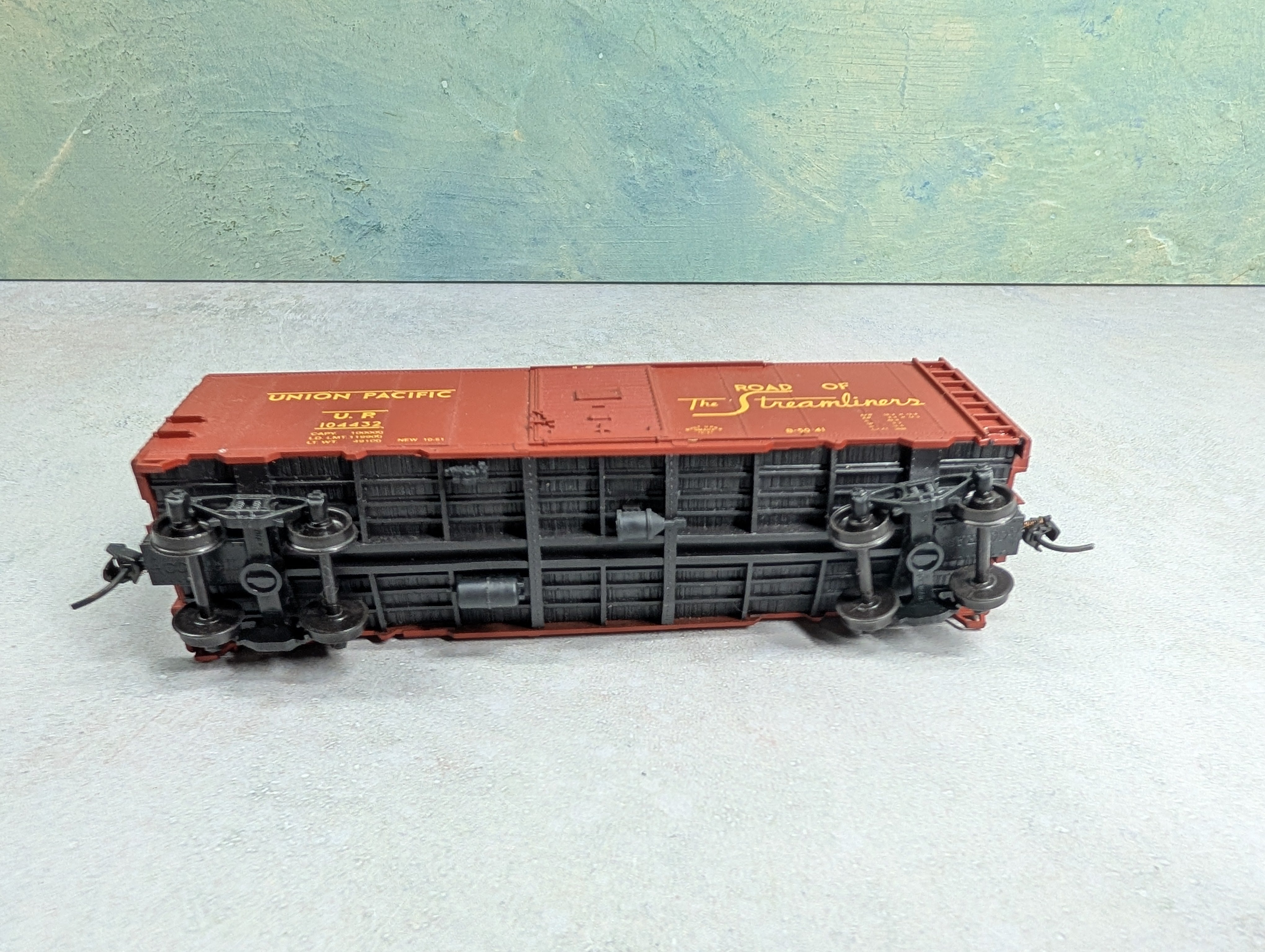 USED Accurail HO Scale 40' Box Car Union Pacific UP #104432