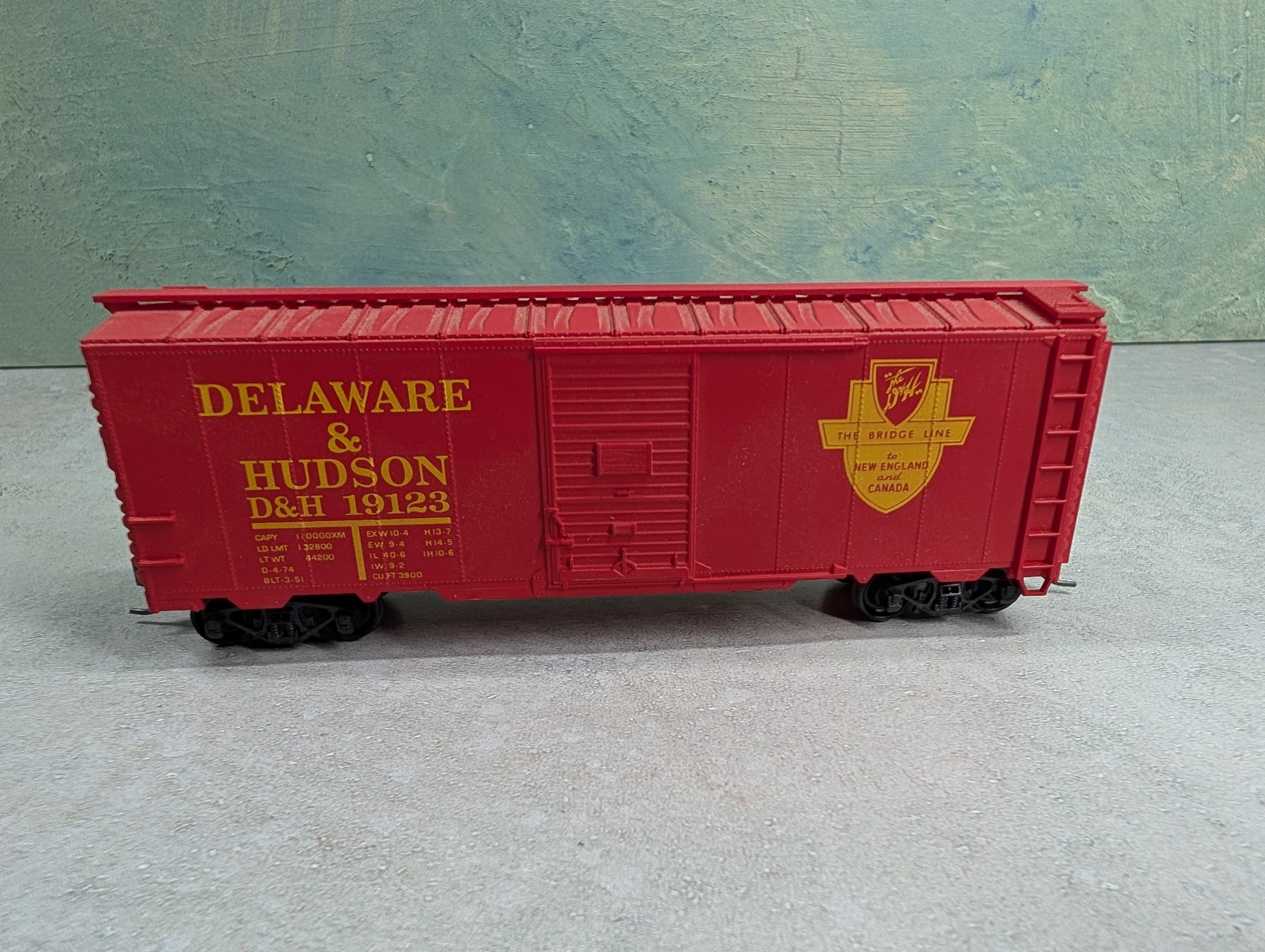 USED Accurail HO Scale 40' Box Car Delaware and Hudson D&H #19123