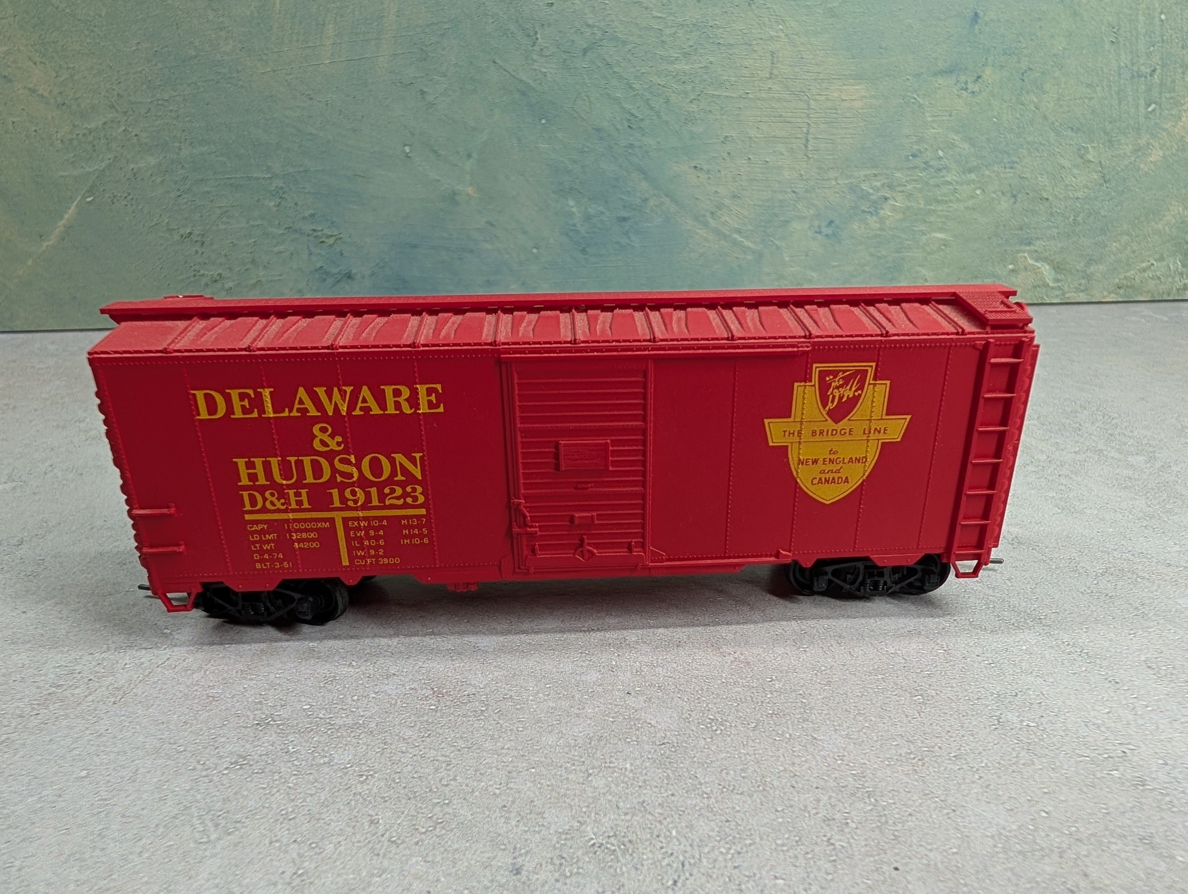 USED Accurail HO Scale 40' Box Car Delaware and Hudson D&H #19123
