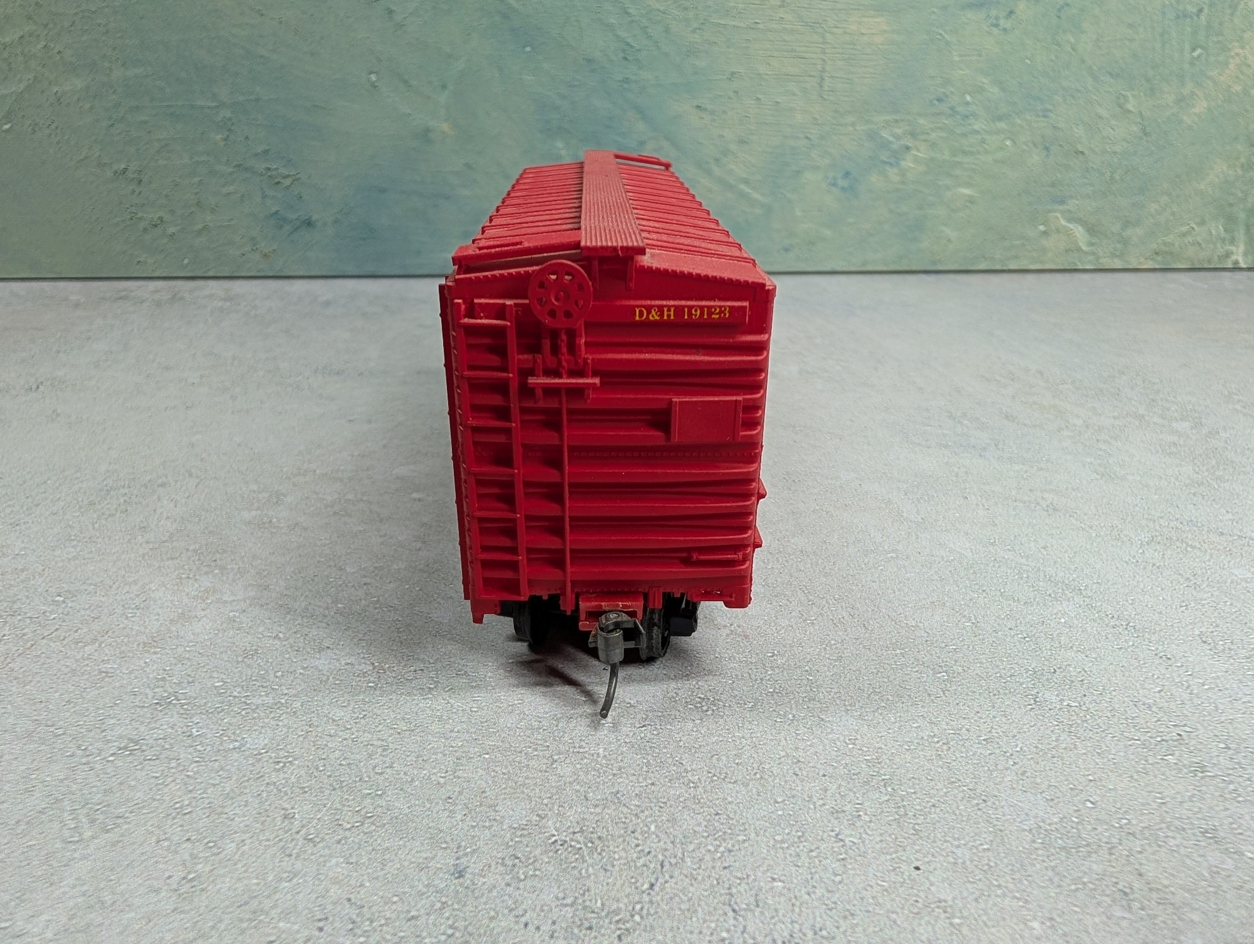 USED Accurail HO Scale 40' Box Car Delaware and Hudson D&H #19123