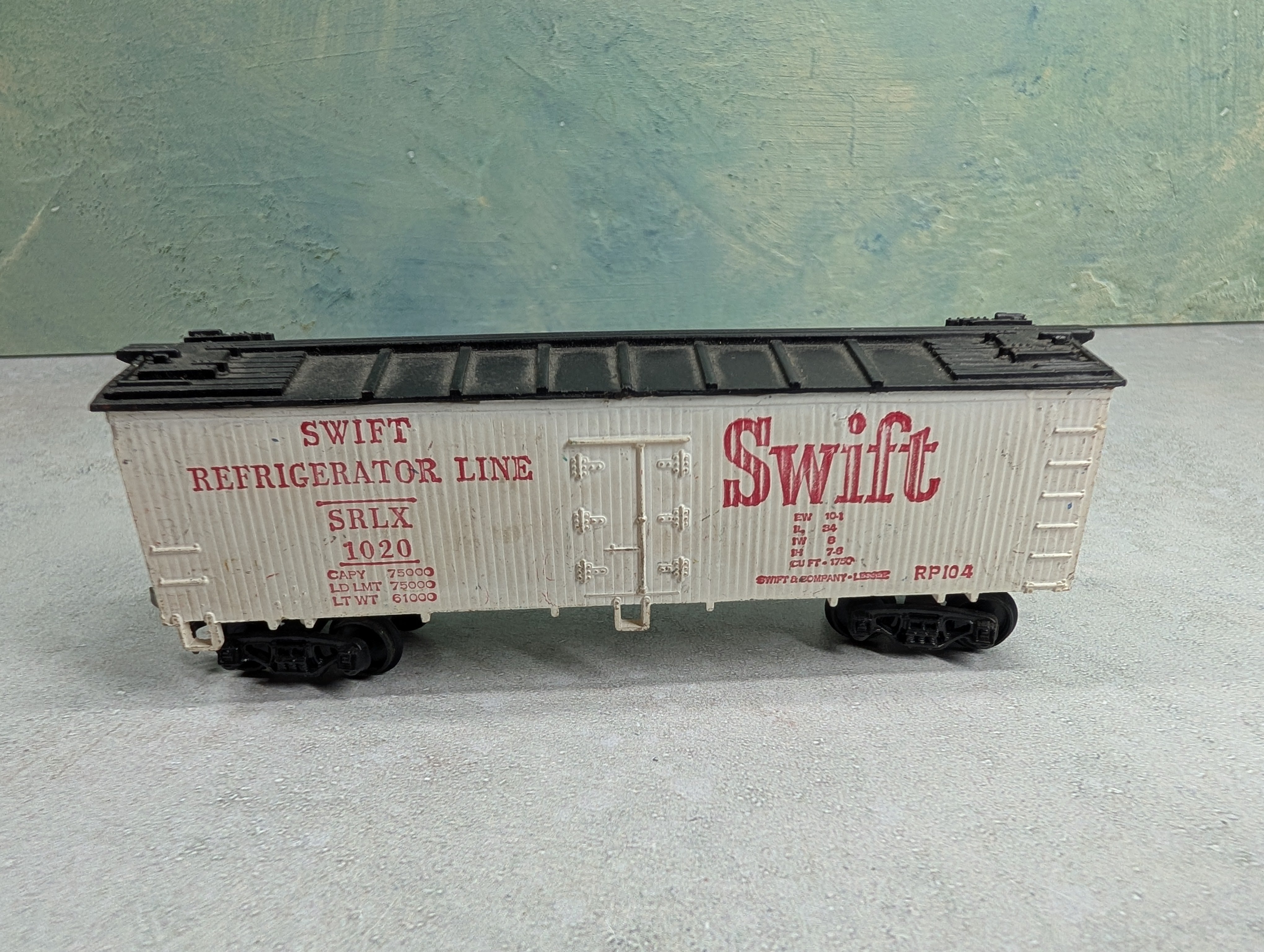 USED Varney HO Scale 38' Wooden Reefer Box Car Swift Refrigerator Line SRLX #1020