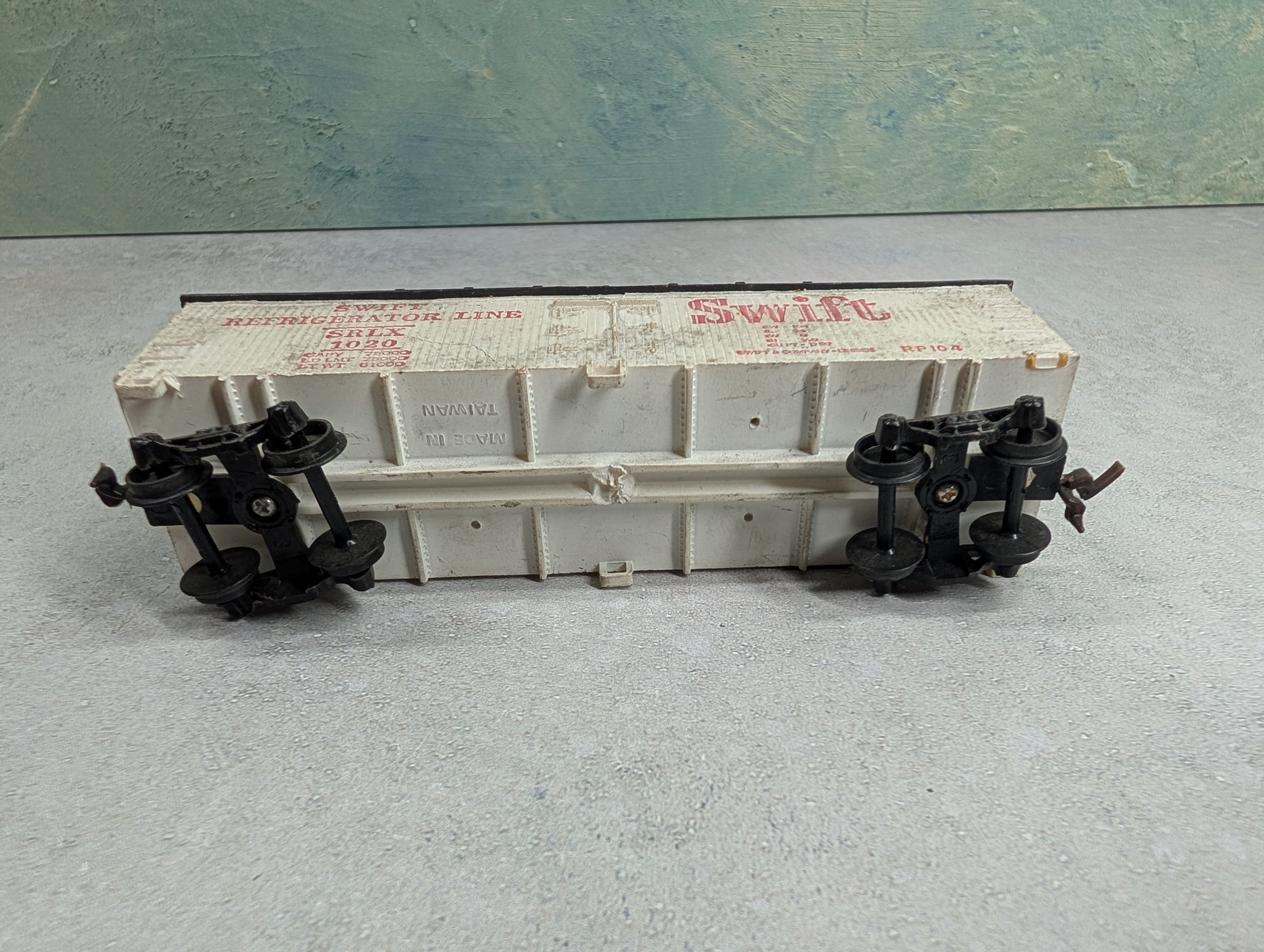 USED Varney HO Scale 38' Wooden Reefer Box Car Swift Refrigerator Line SRLX #1020