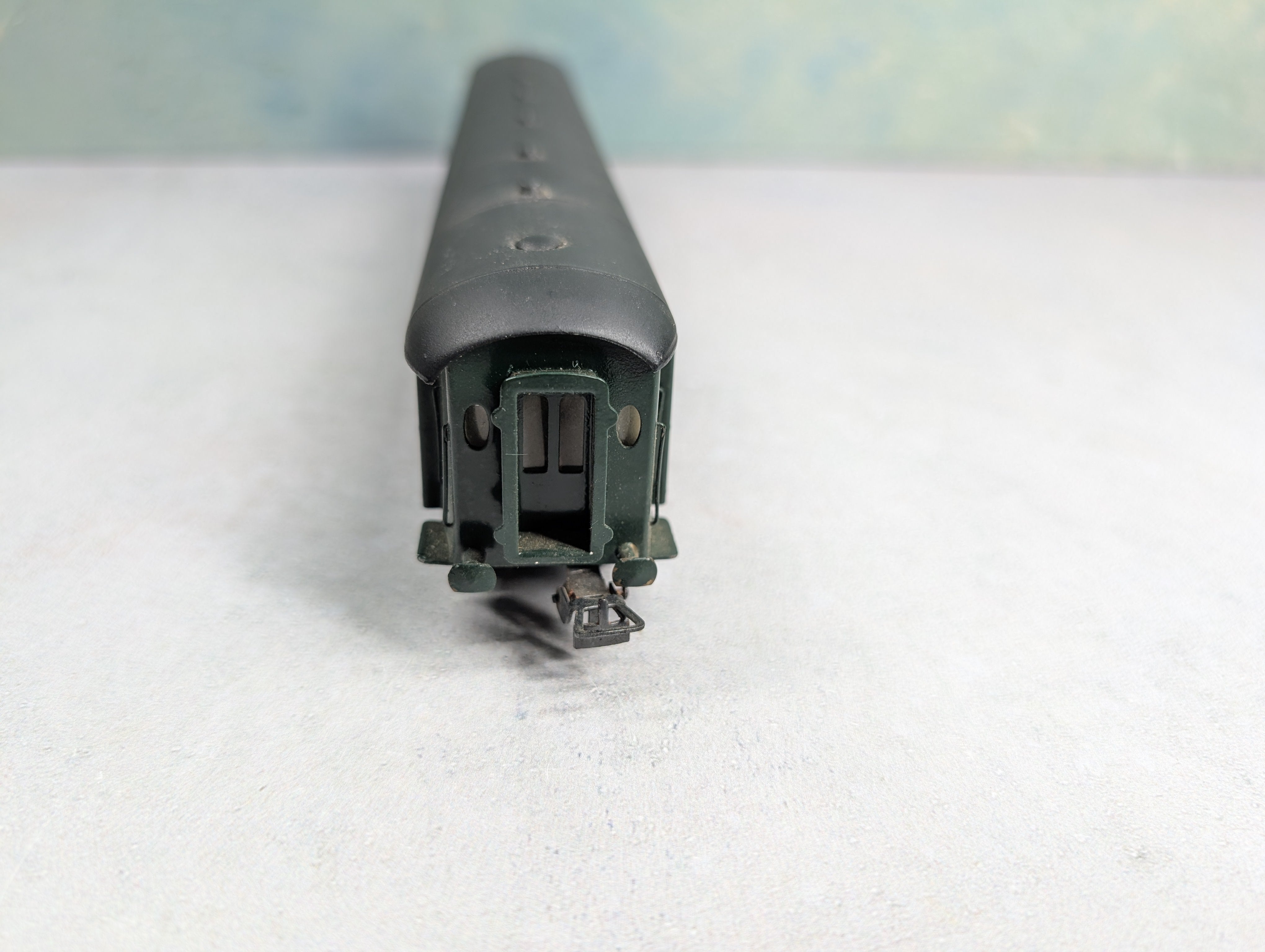 USED HO Scale Nord Express Euro Passenger Car Euro Coupler