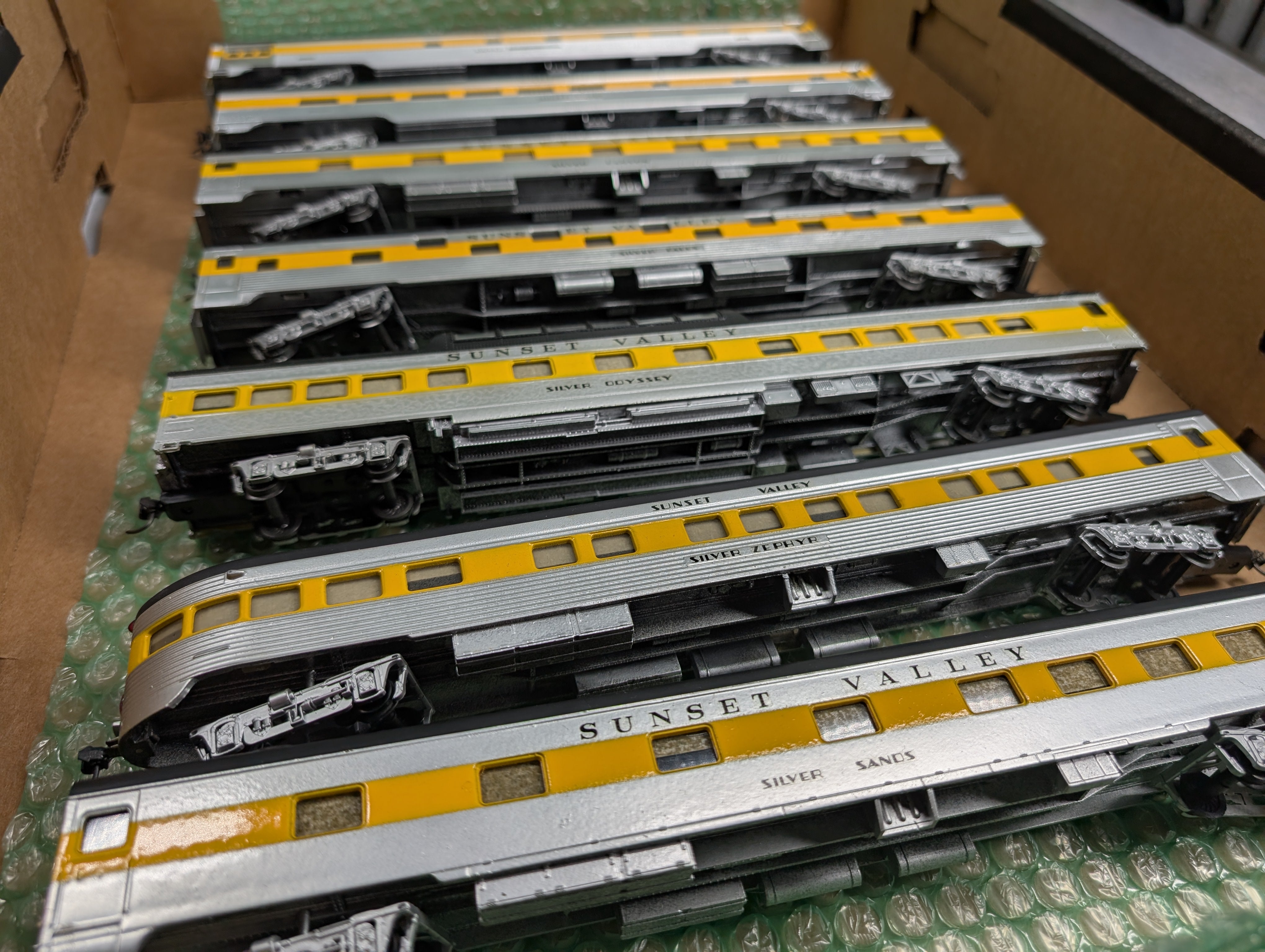 USED HO Scale Lot of Various Custom Passenger Cars (7 pcs)