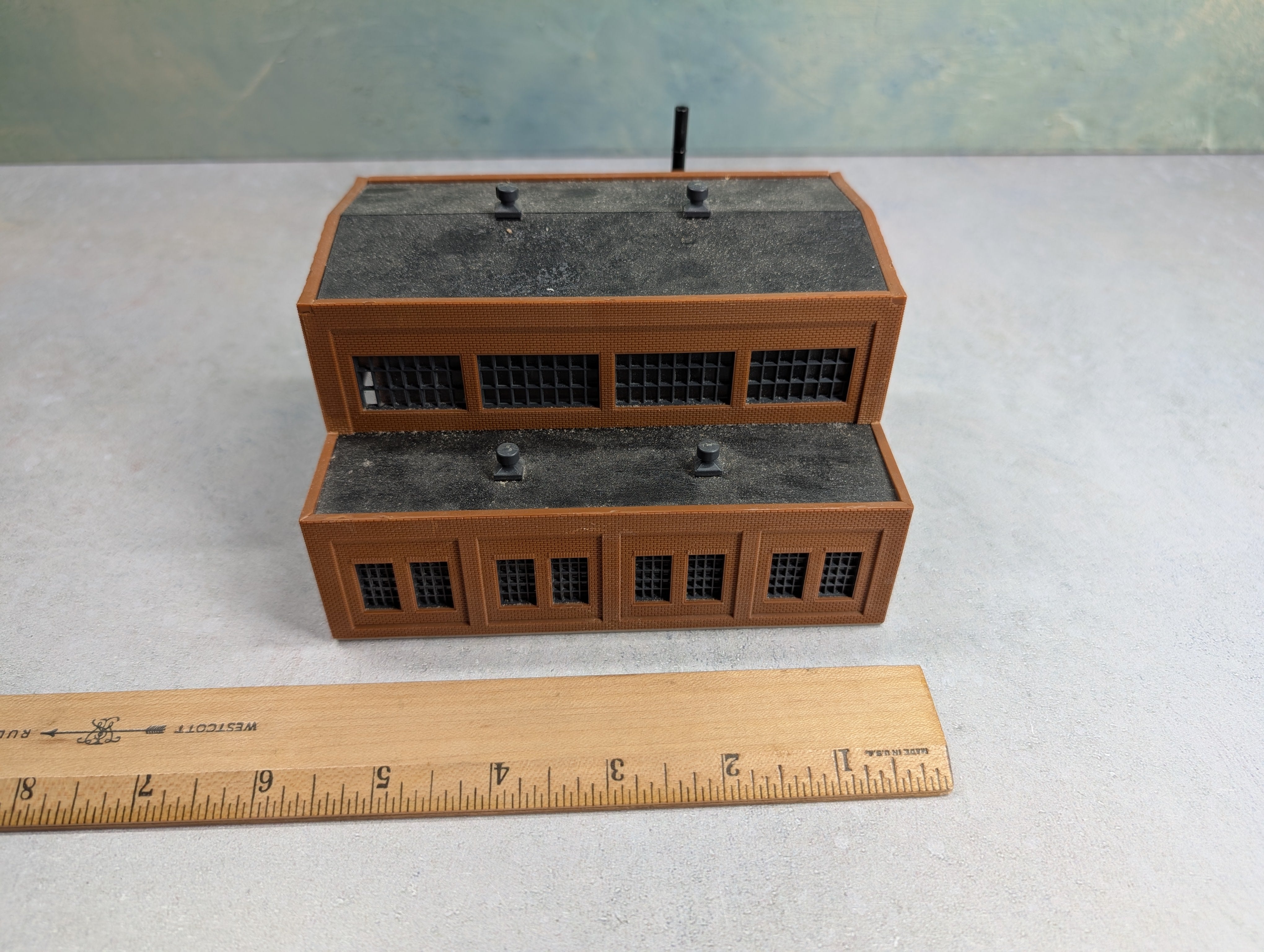 USED Walthers N Scale Built Allied Rail Rebuilders Warehouse