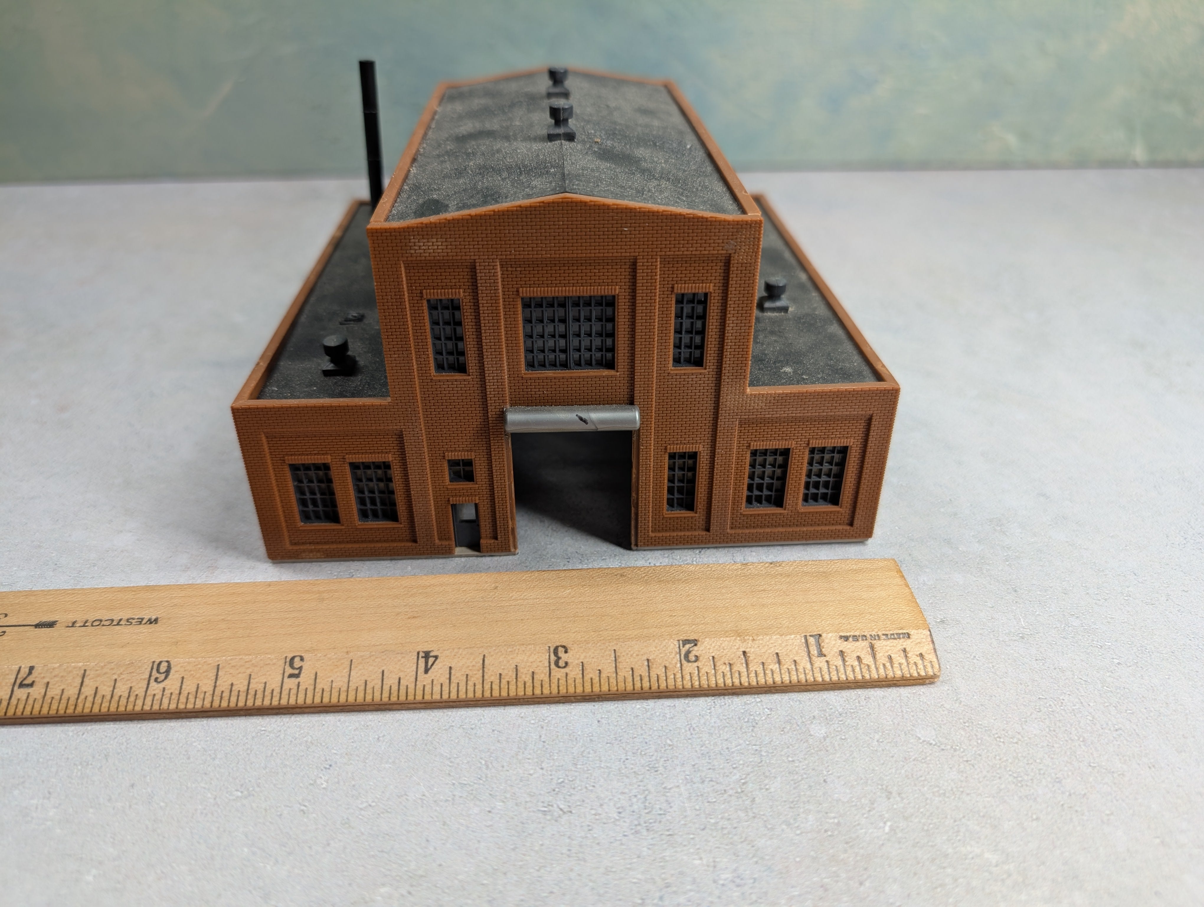 USED Walthers N Scale Built Allied Rail Rebuilders Warehouse