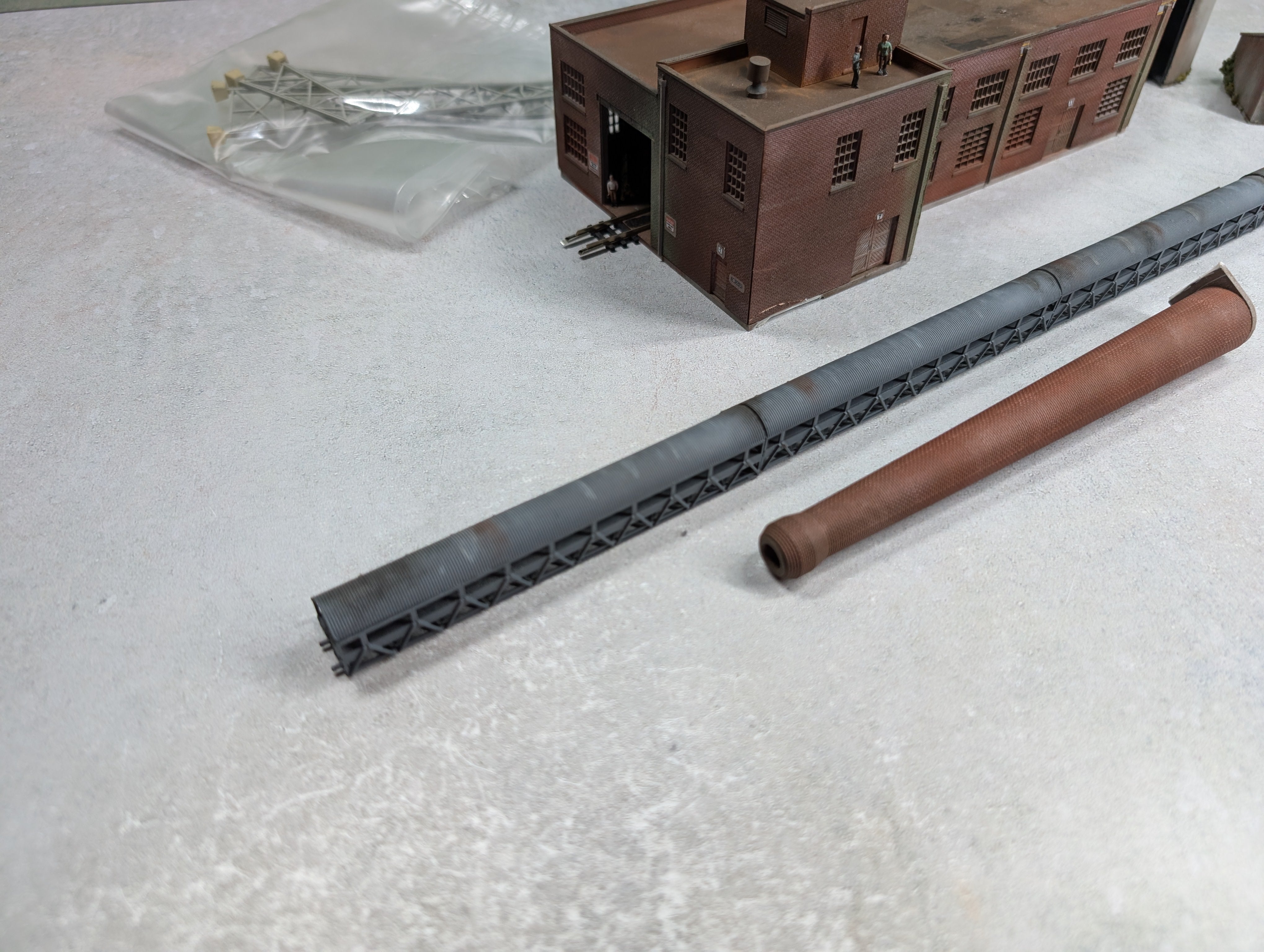 USED Walthers N Scale Western Flood Loader w/ Factory with Track Line inside