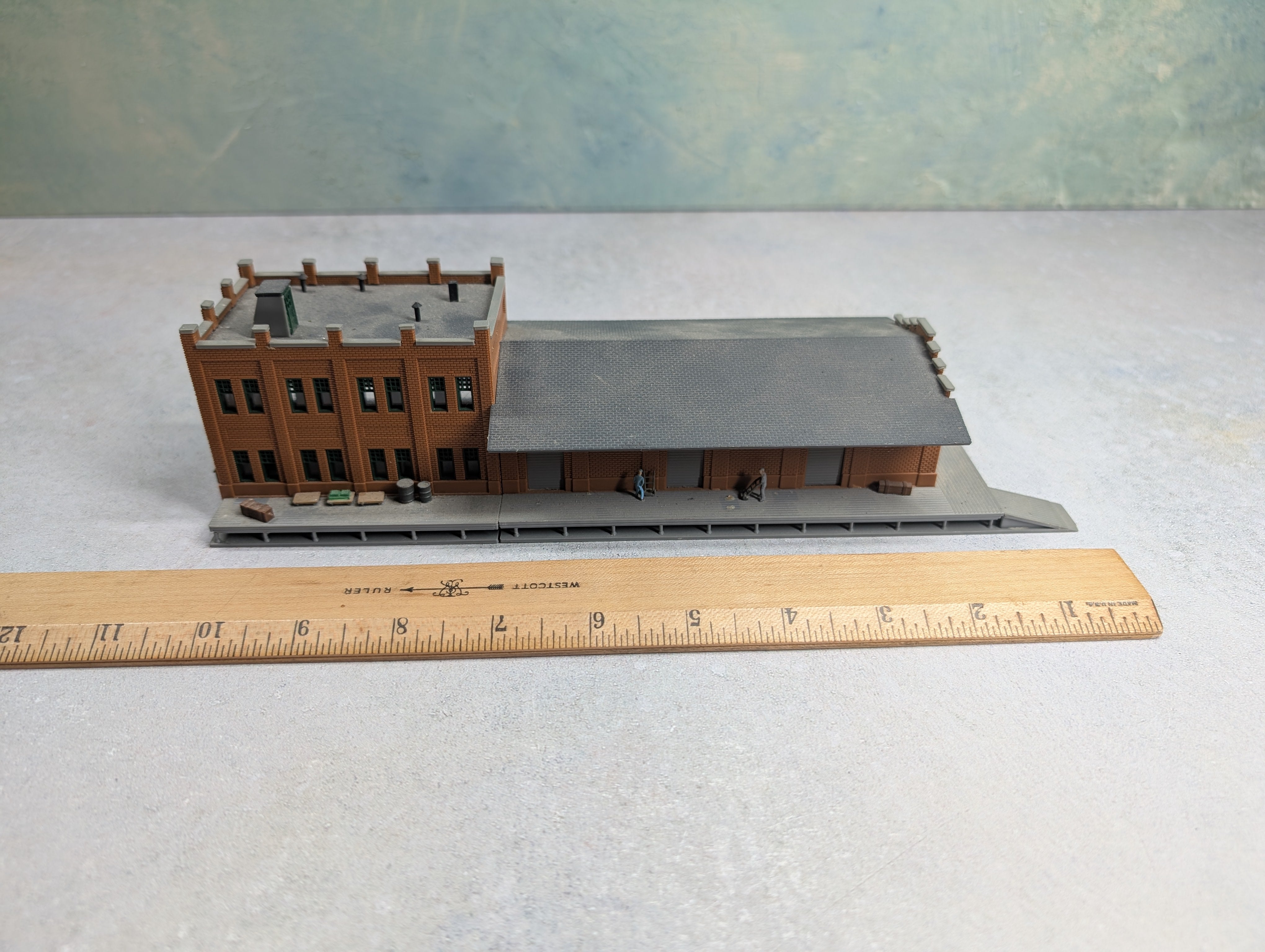 USED Walthers N Scale Water Street Freight Terminal