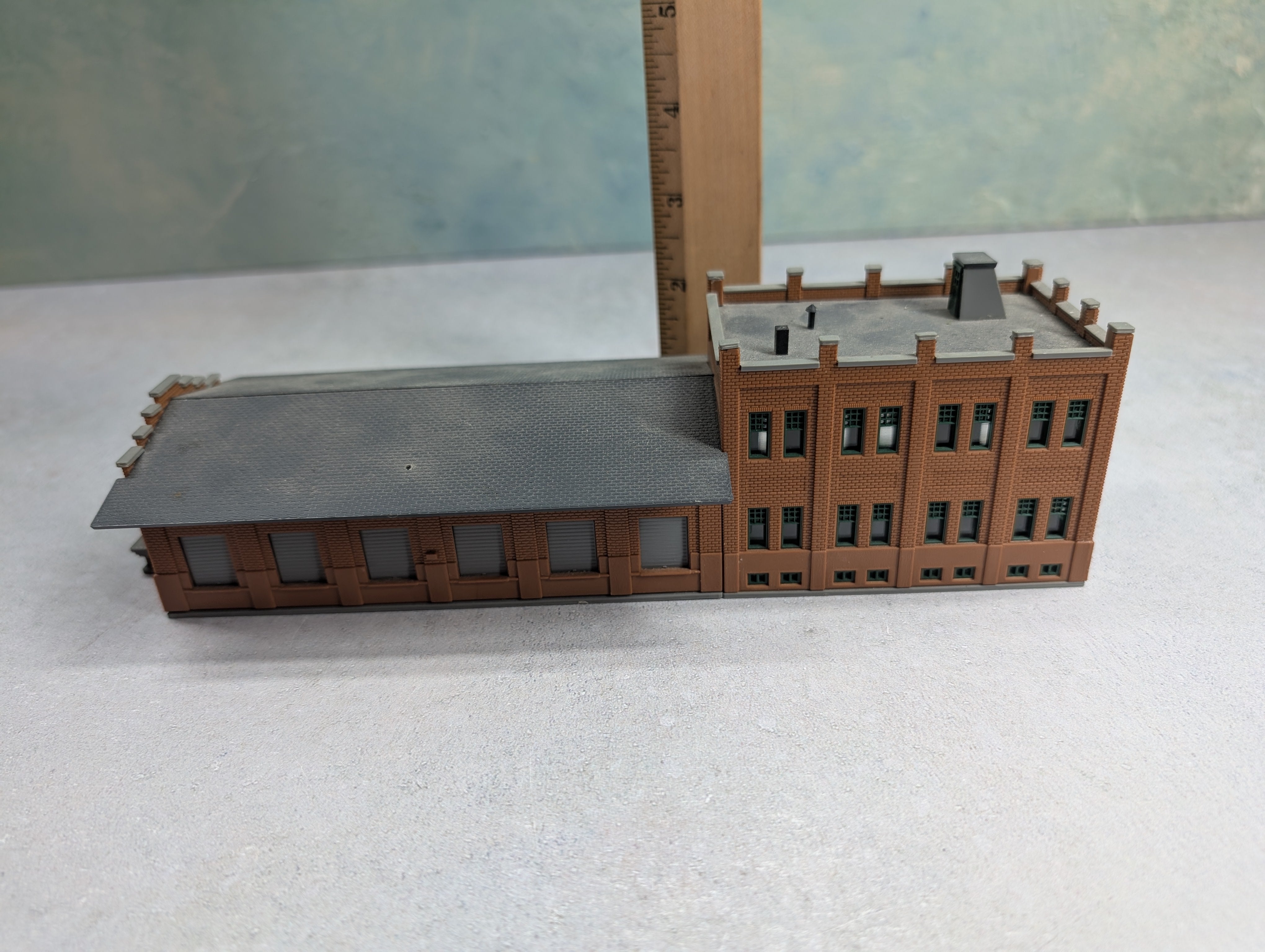 USED Walthers N Scale Water Street Freight Terminal