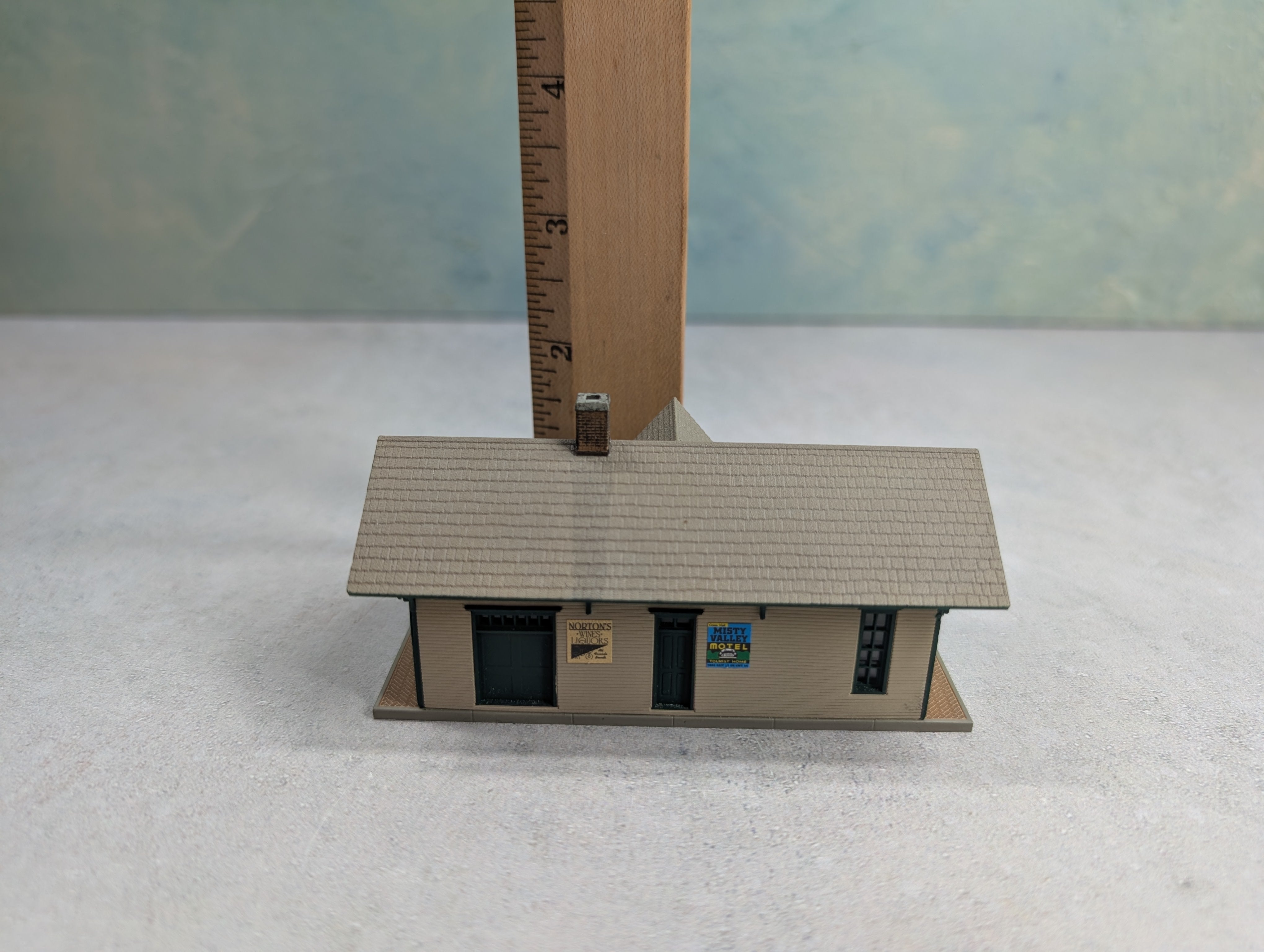 USED Walthers N Scale Golden Valley Depot