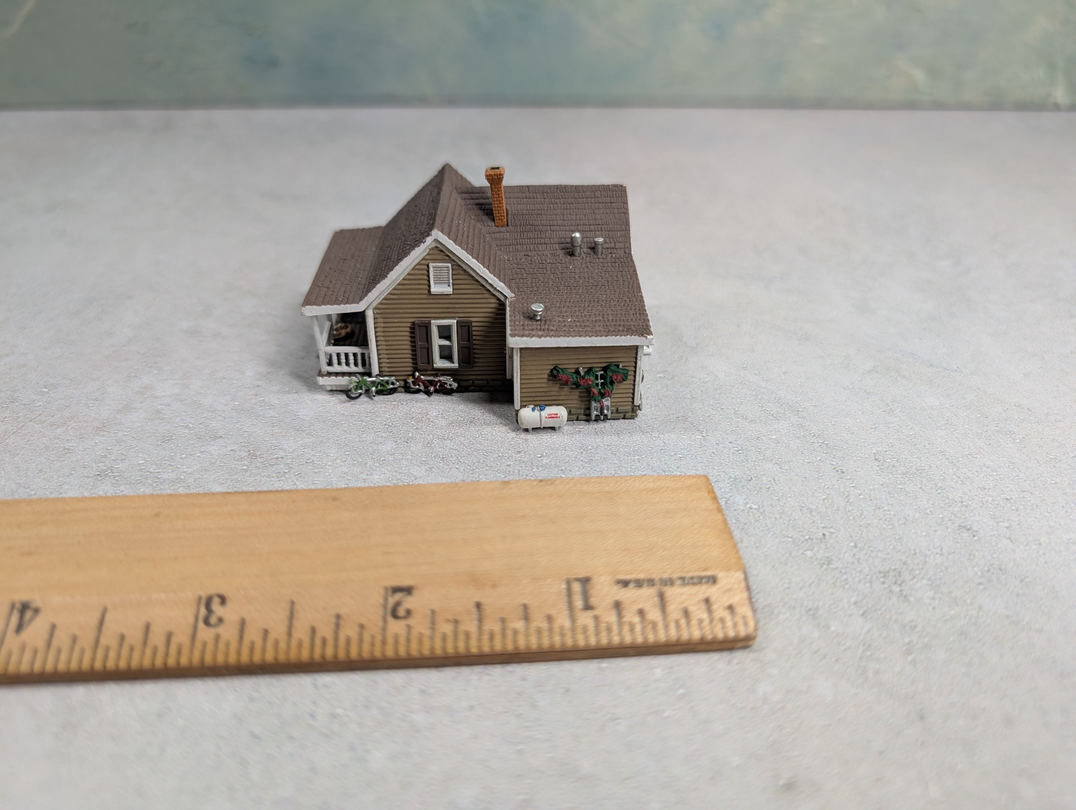 USED Woodland Scenics N Scale Granny's House