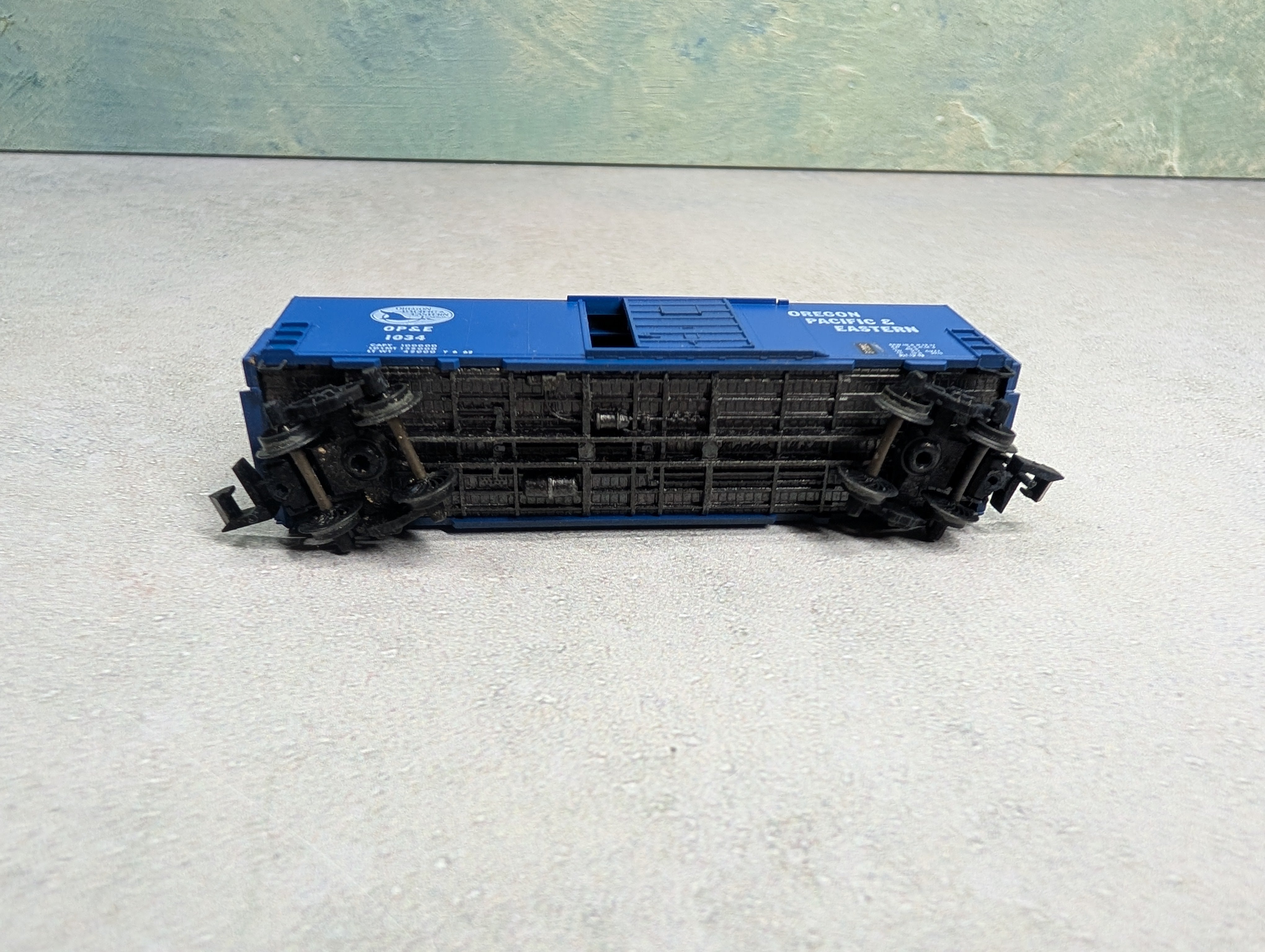 USED Kadee 20047-1 N Scale 40' Box Car Oregon Pacific & Eastern OP&E #1034 Rapido Couplers