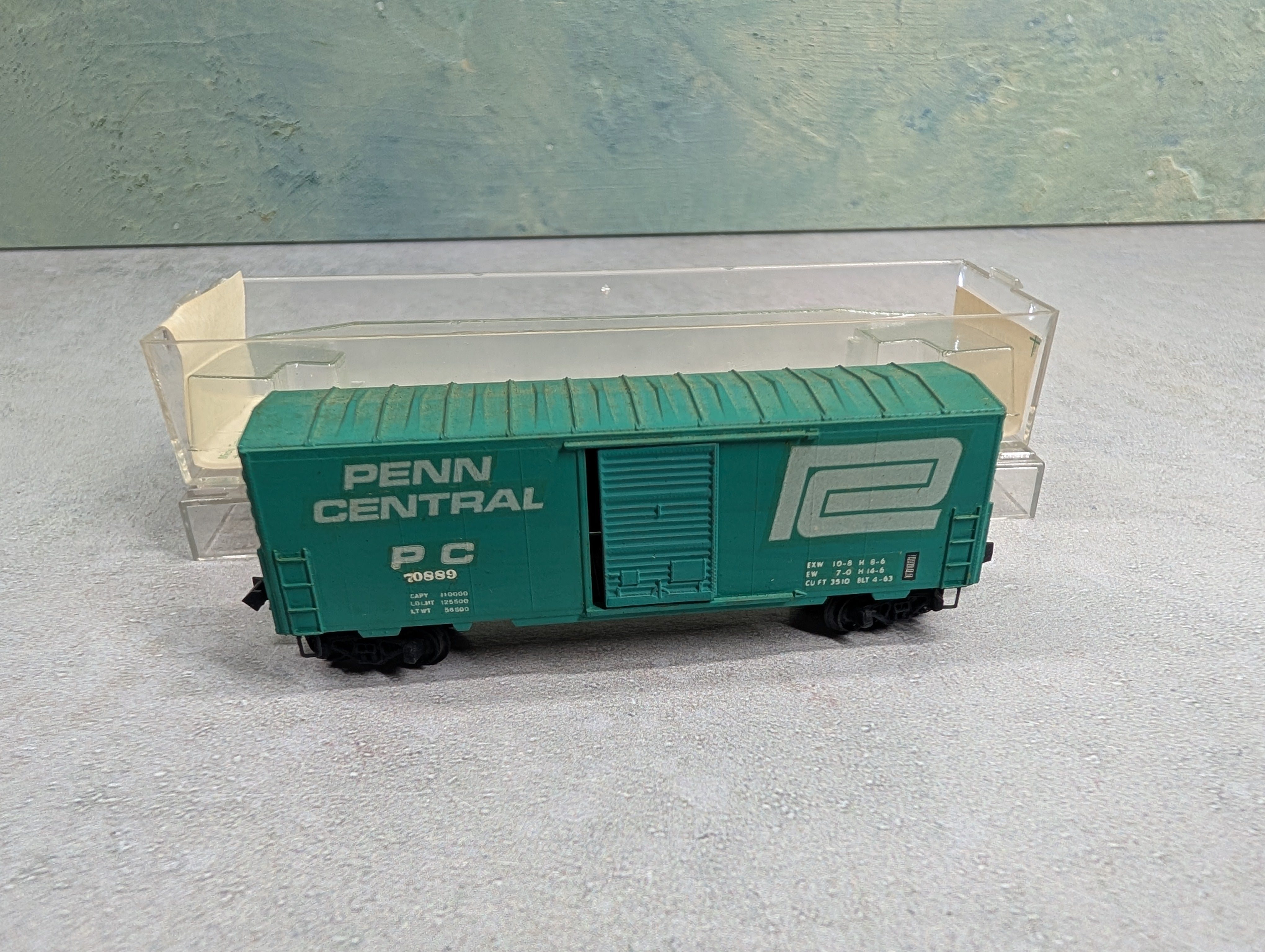 USED Kadee N Scale 40' Box Car Penn Central PC #70889 Decal