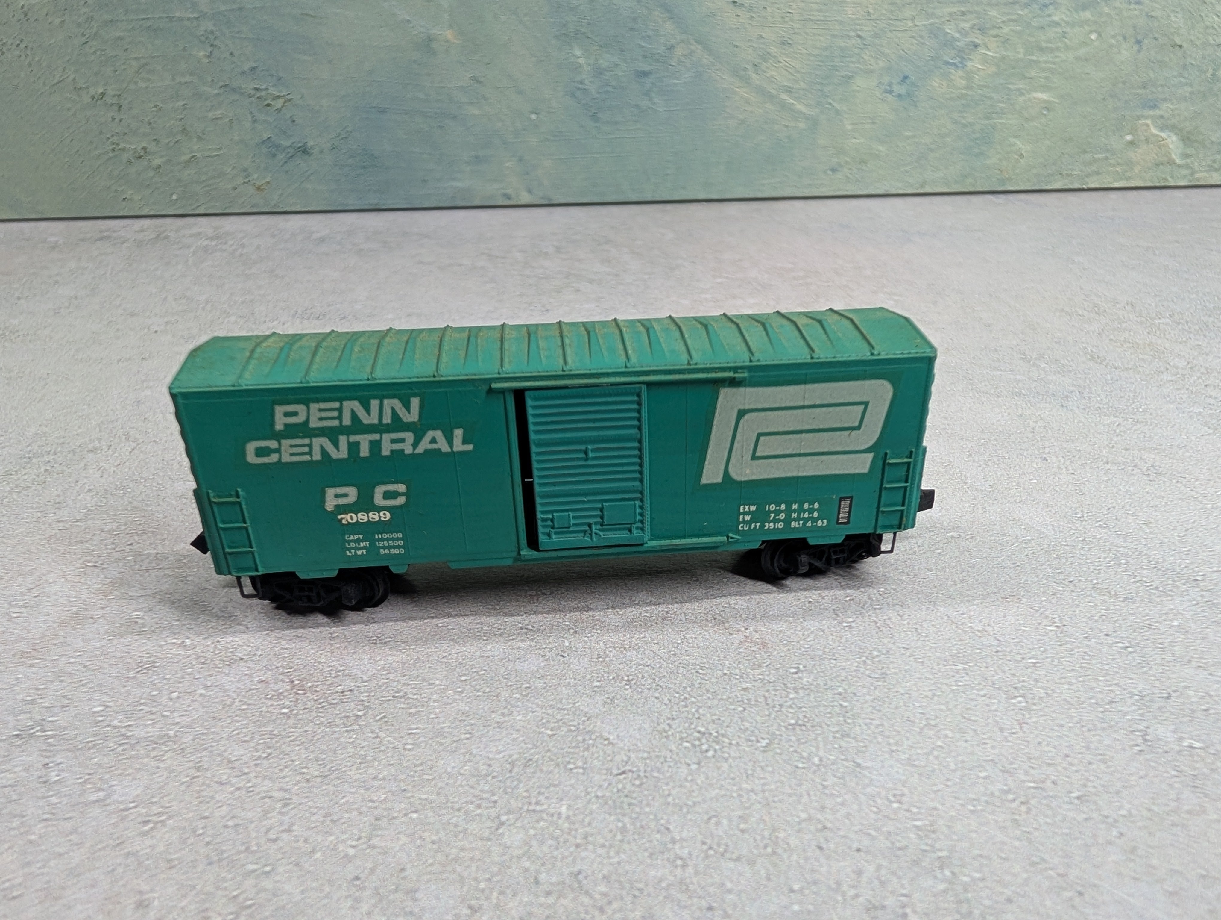 USED Kadee N Scale 40' Box Car Penn Central PC #70889 Decal