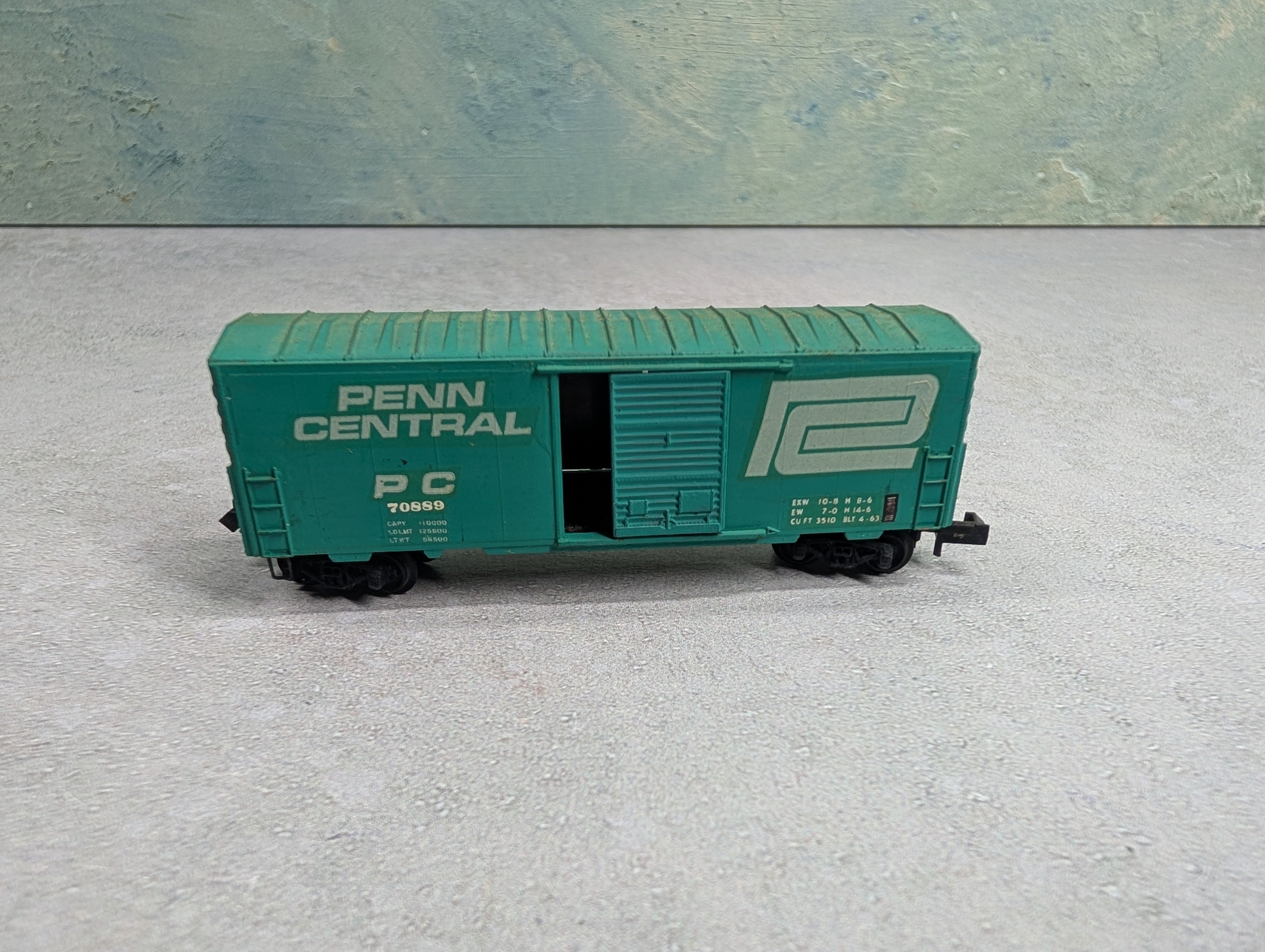 USED Kadee N Scale 40' Box Car Penn Central PC #70889 Decal