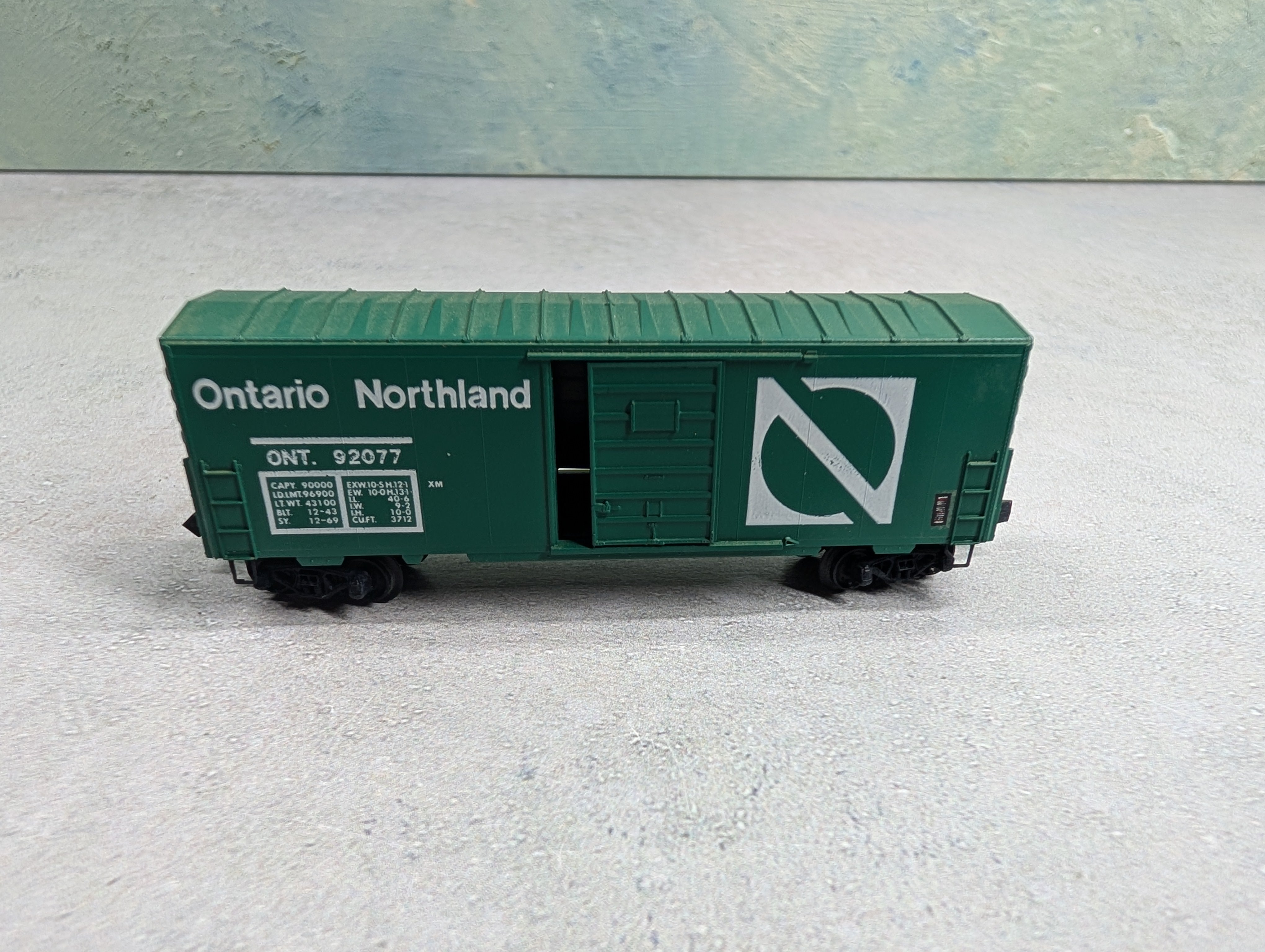 USED Kadee N Scale 40' Box Car Ontario Northland ONT #92077 Rapido Couplers