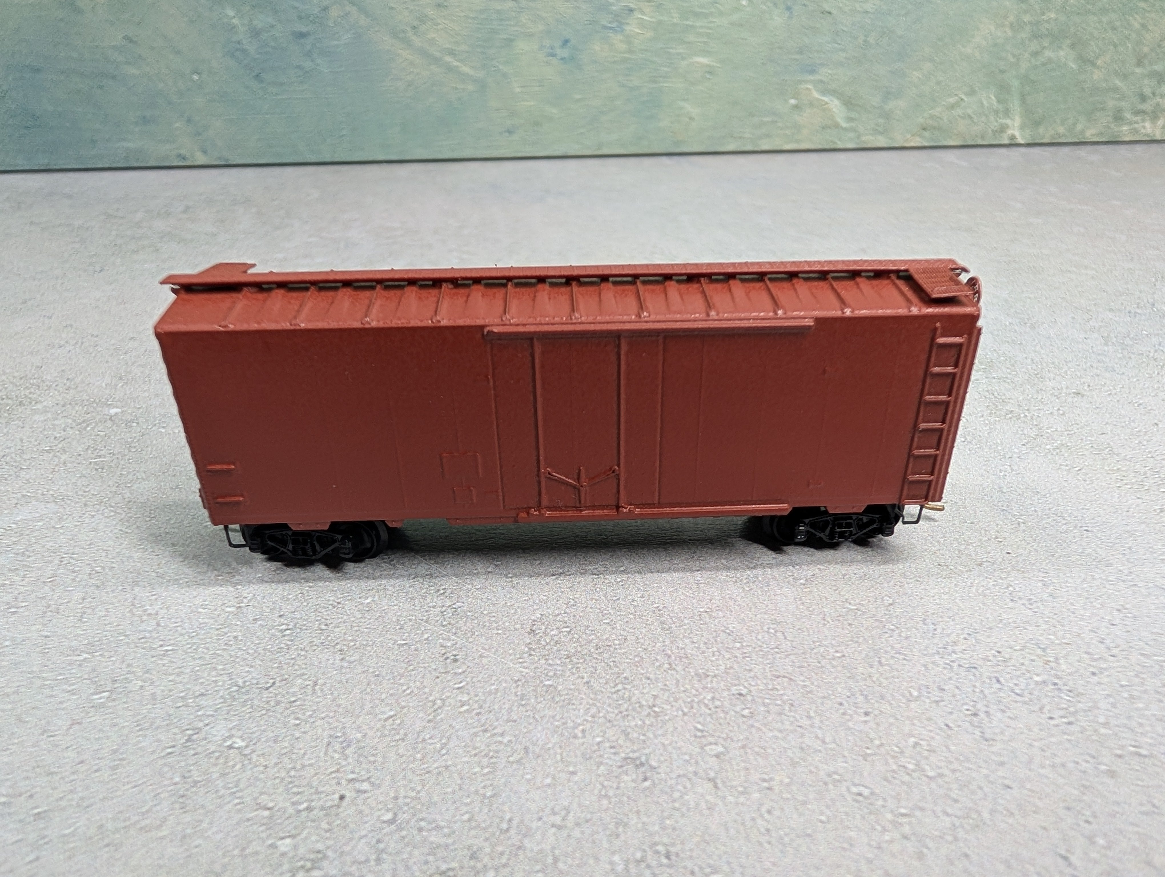 USED Micro-Trains N Scale 40' Box Car Undecorated Knuckle Couplers