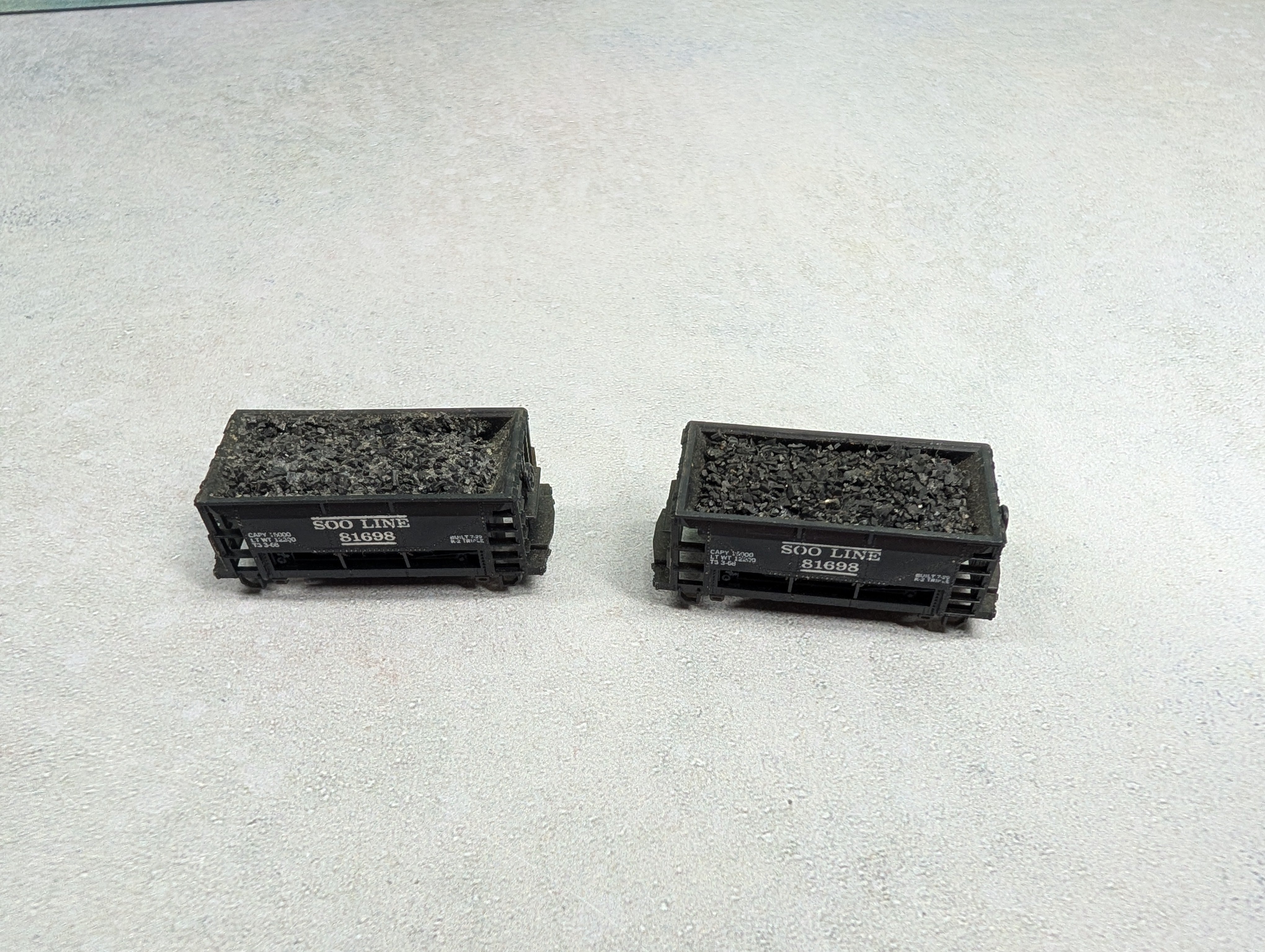 USED Atlas N Scale Ore Cars SOO Line #81698 w/ Load, No trucks (2 pcs)