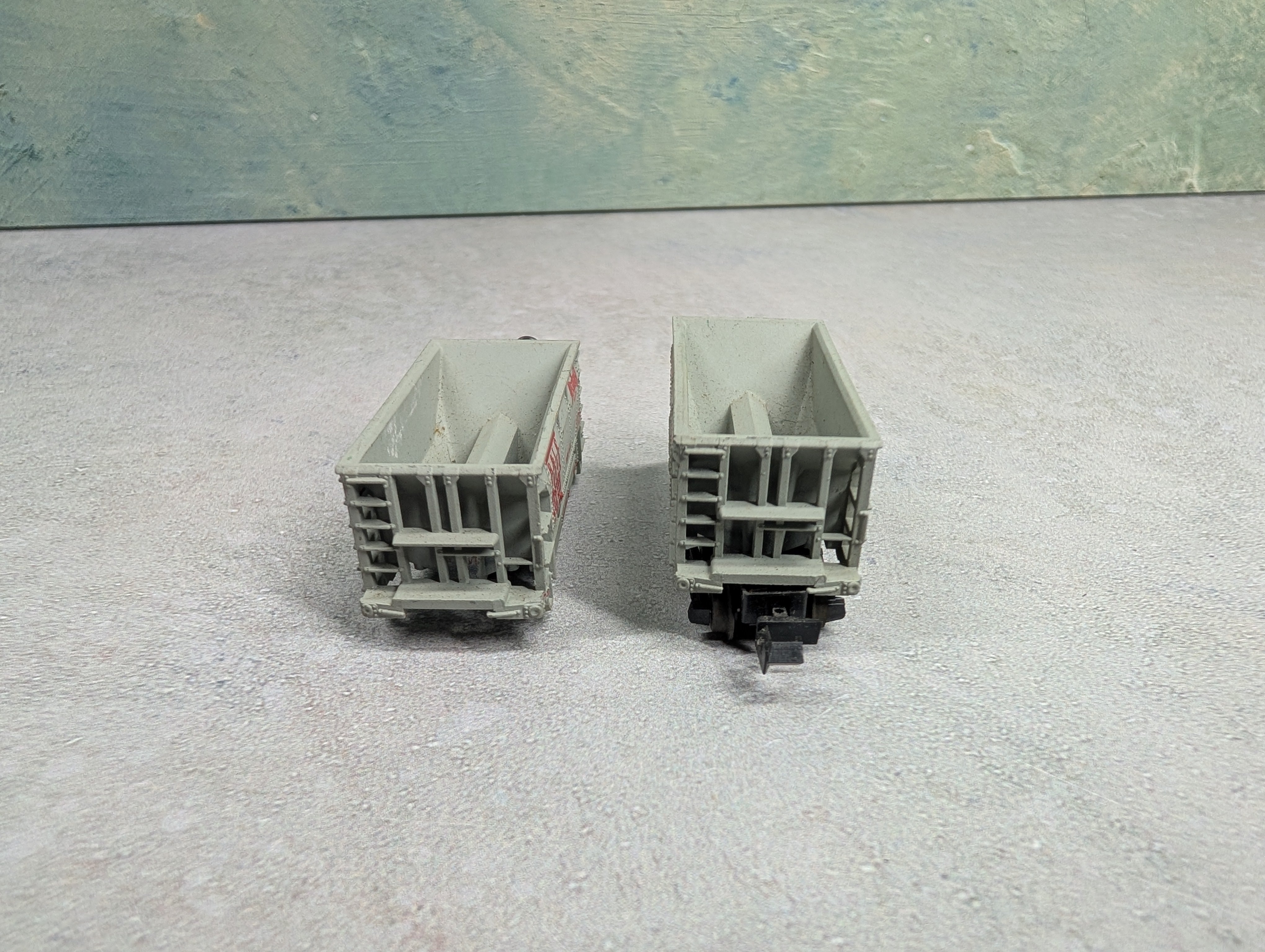 USED TRIX N Scale Ore Cars Bessemer and Lake Erie Railroad B&LE #20090 (2 pcs)