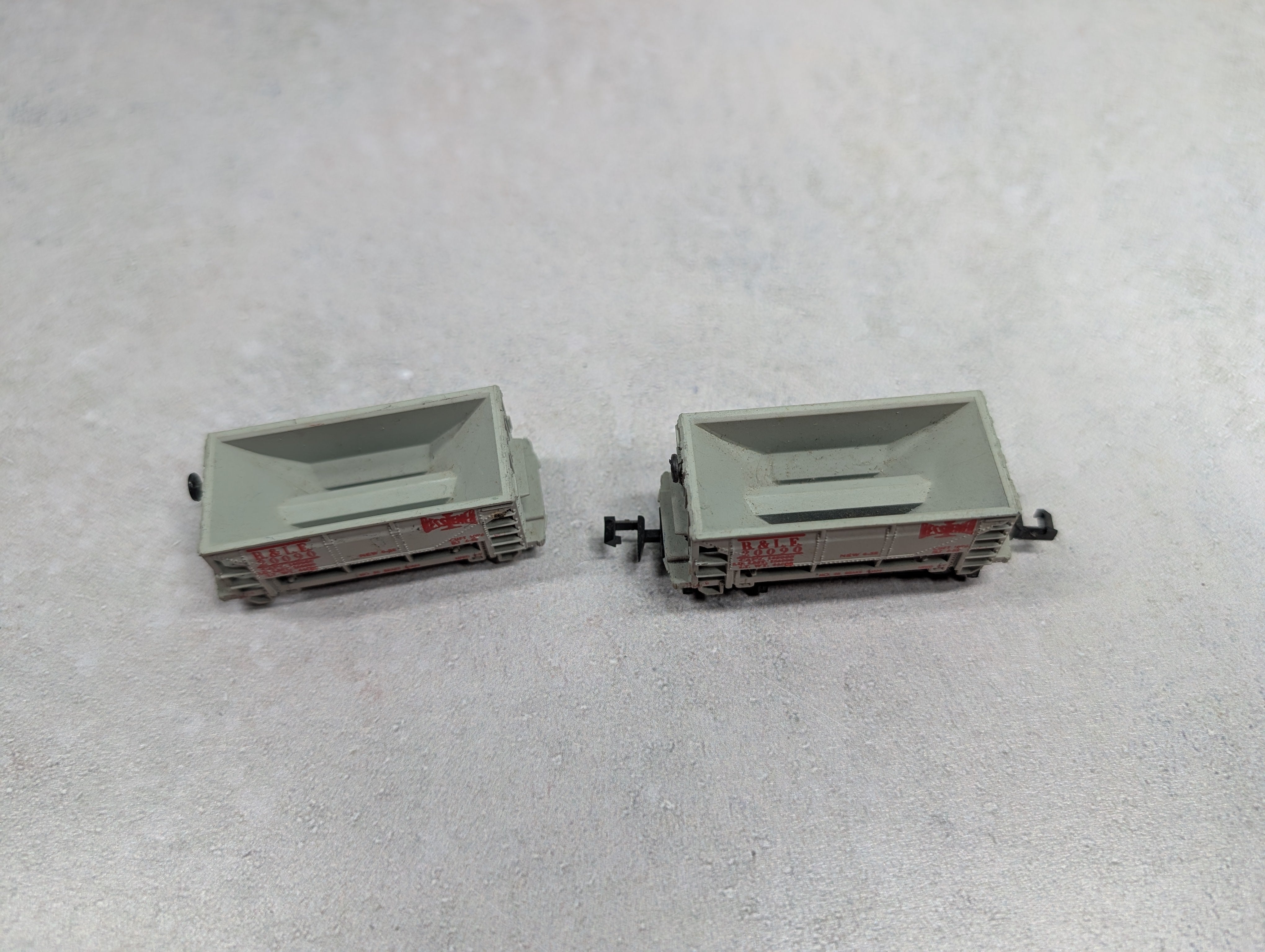 USED TRIX N Scale Ore Cars Bessemer and Lake Erie Railroad B&LE #20090 (2 pcs)