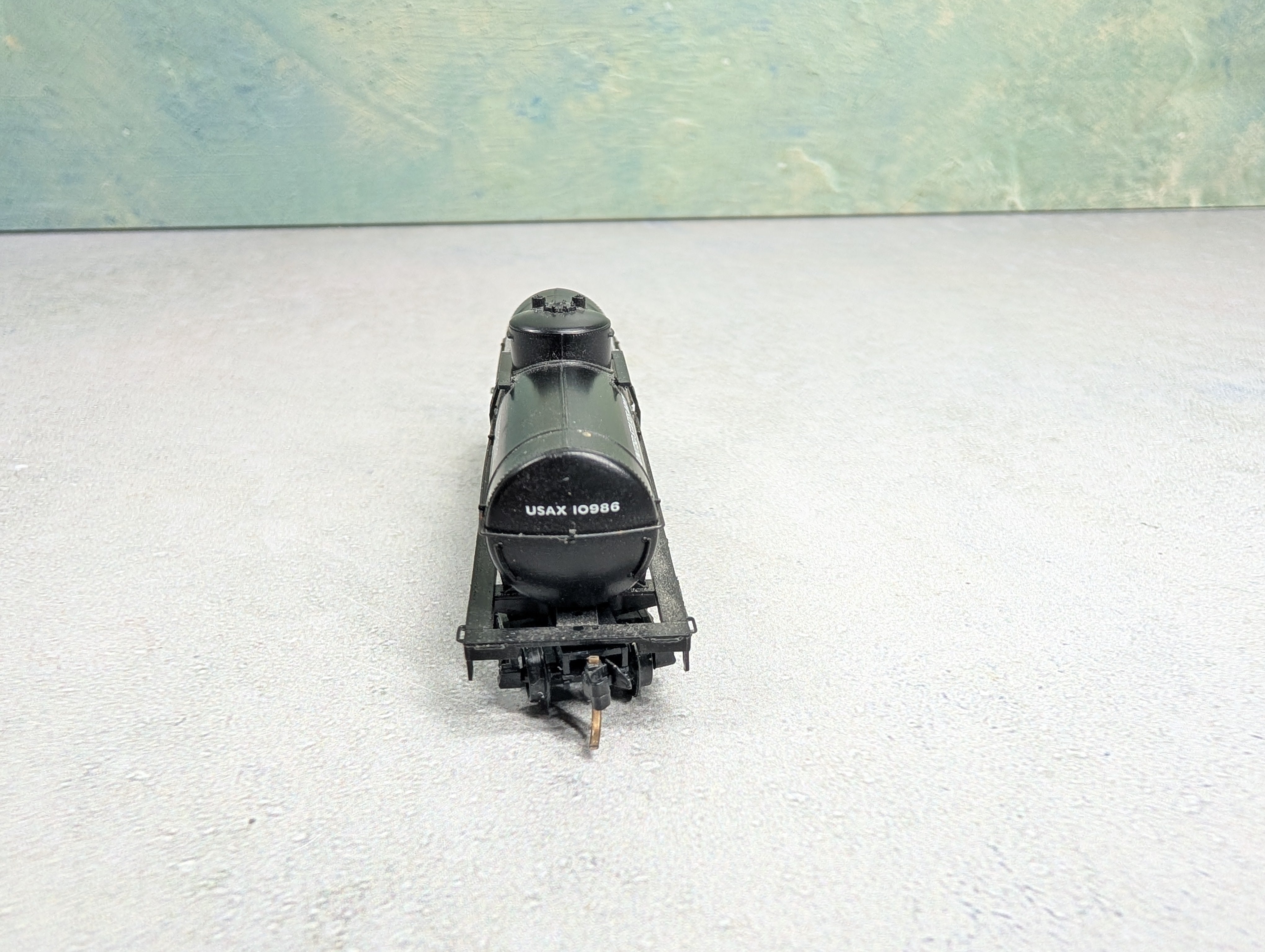 USED Micro-Trains N Scale 39' Single Dome Tank Car United States Army USAX #10986