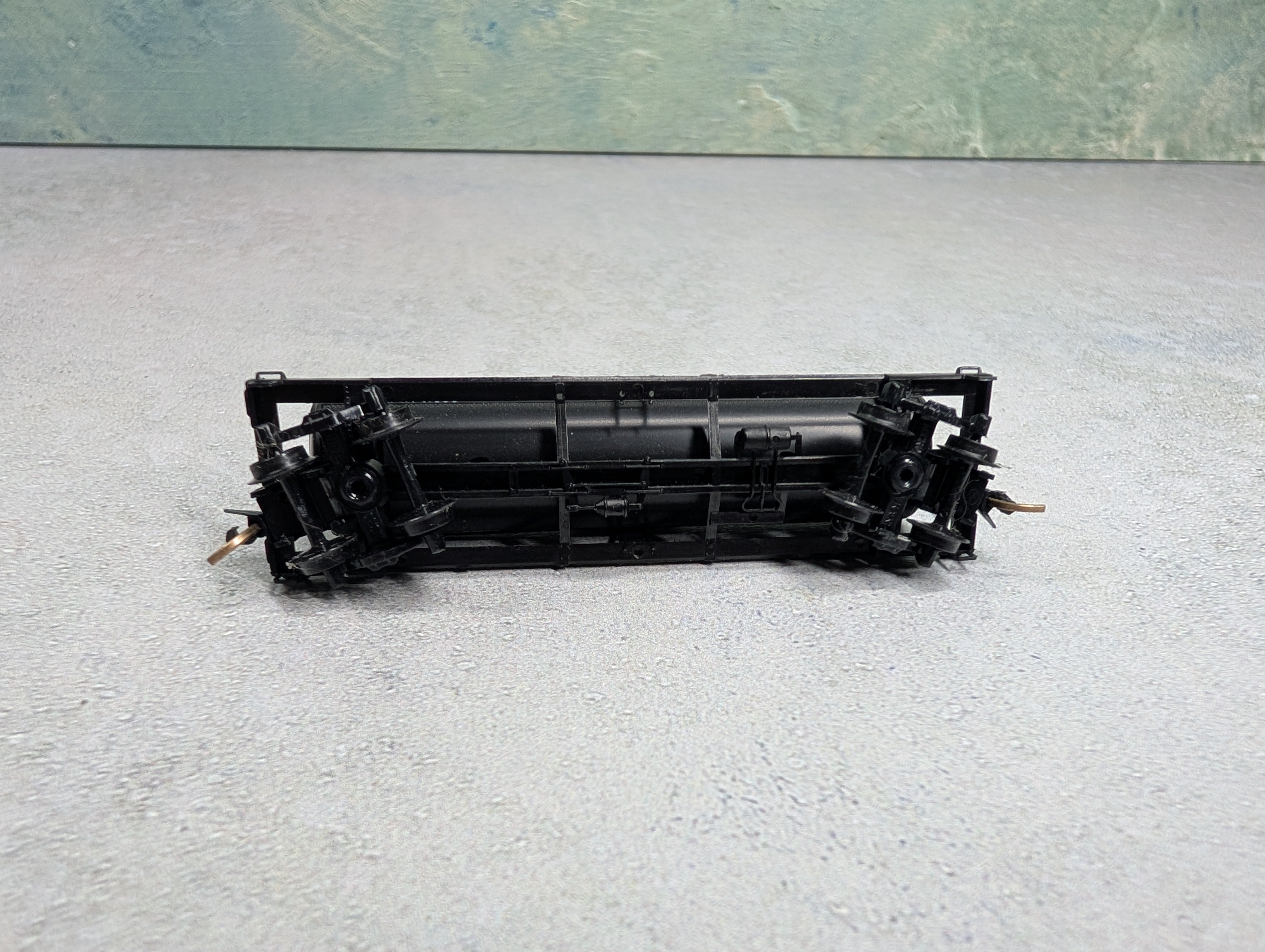 USED Micro-Trains N Scale 39' Single Dome Tank Car United States Army USAX #10986