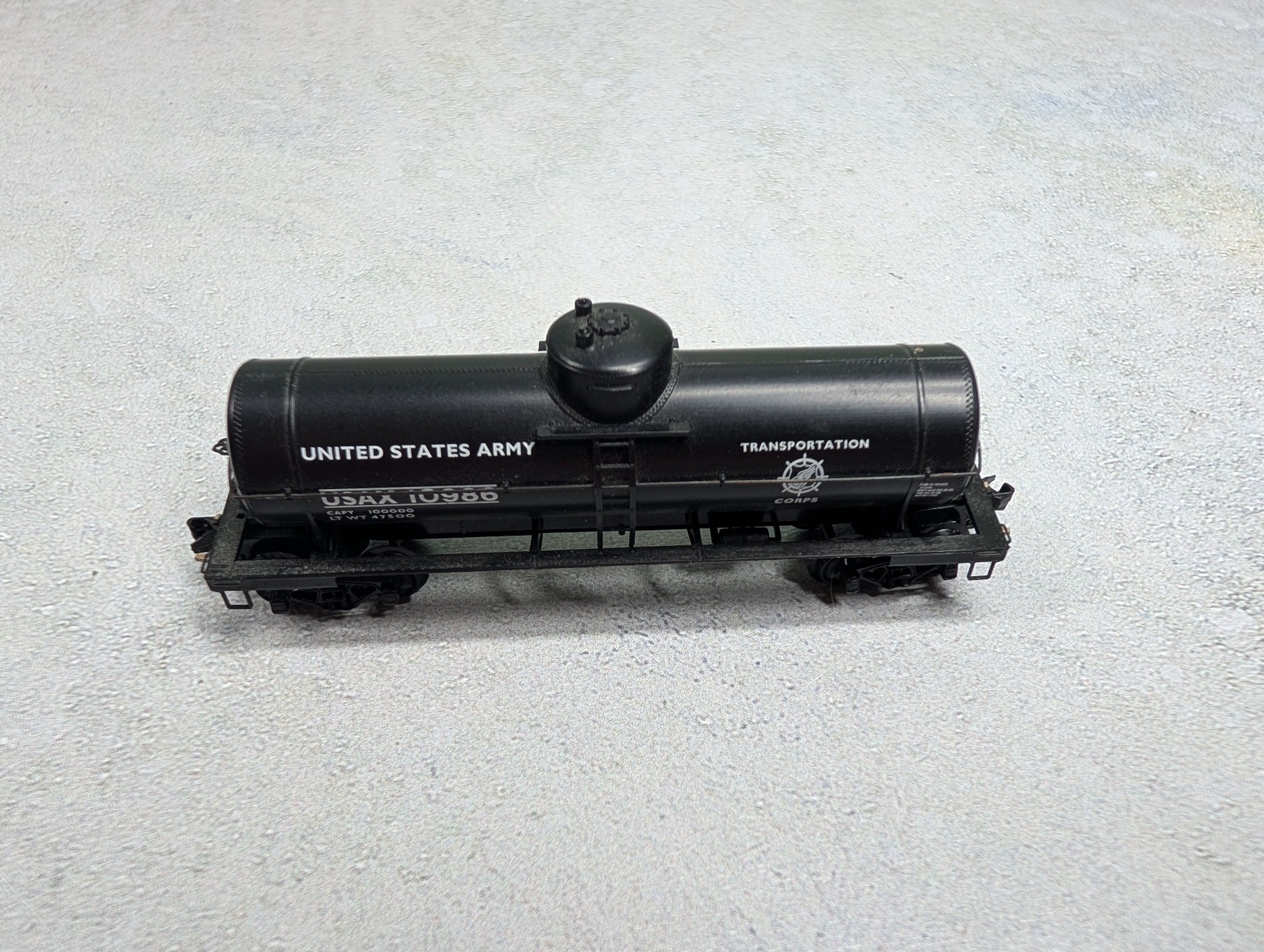 USED Micro-Trains N Scale 39' Single Dome Tank Car United States Army USAX #10986