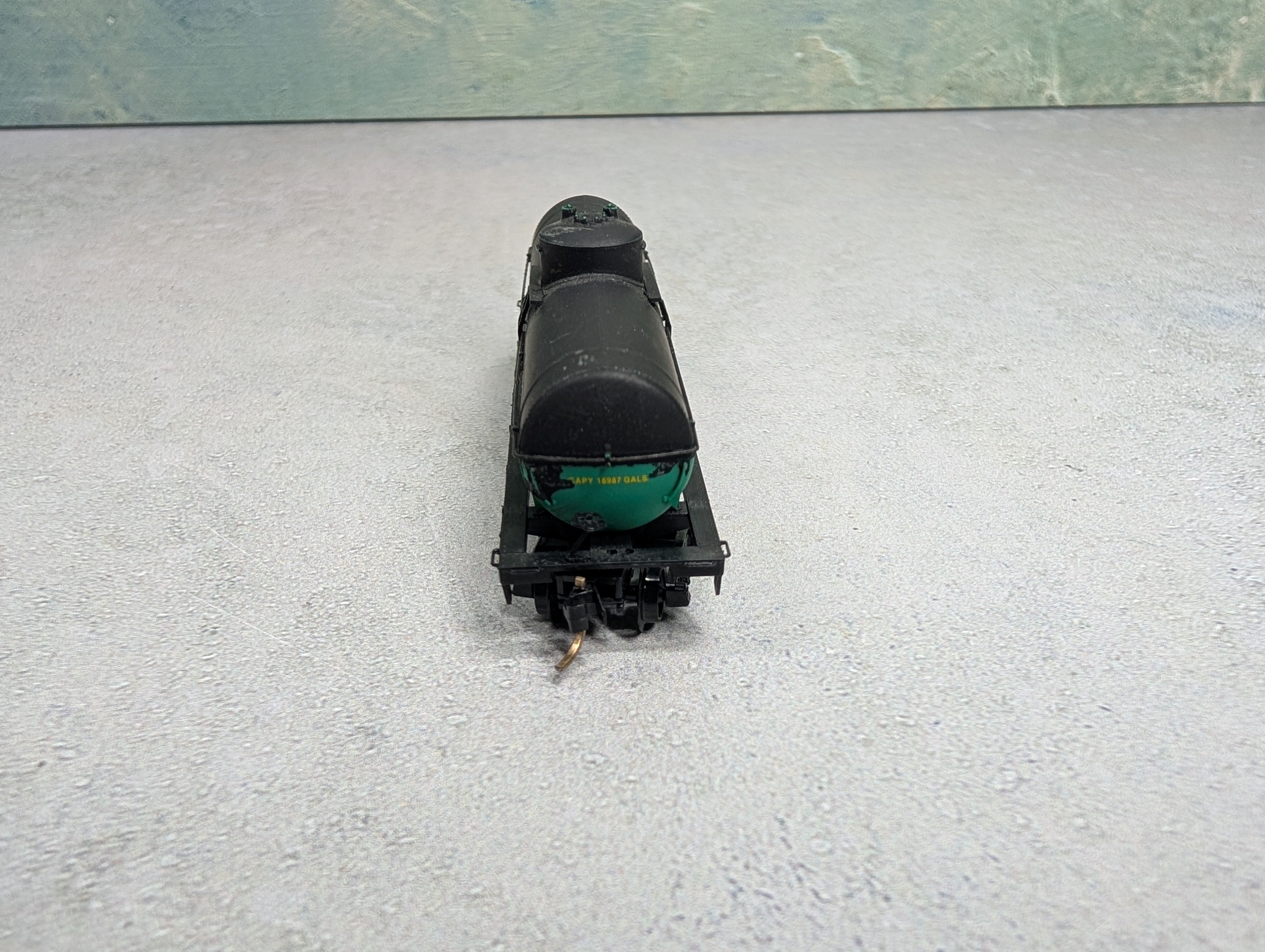 USED Micro-Trains N Scale 39' Single Dome Tank Car Chicago Great Western CGW #264