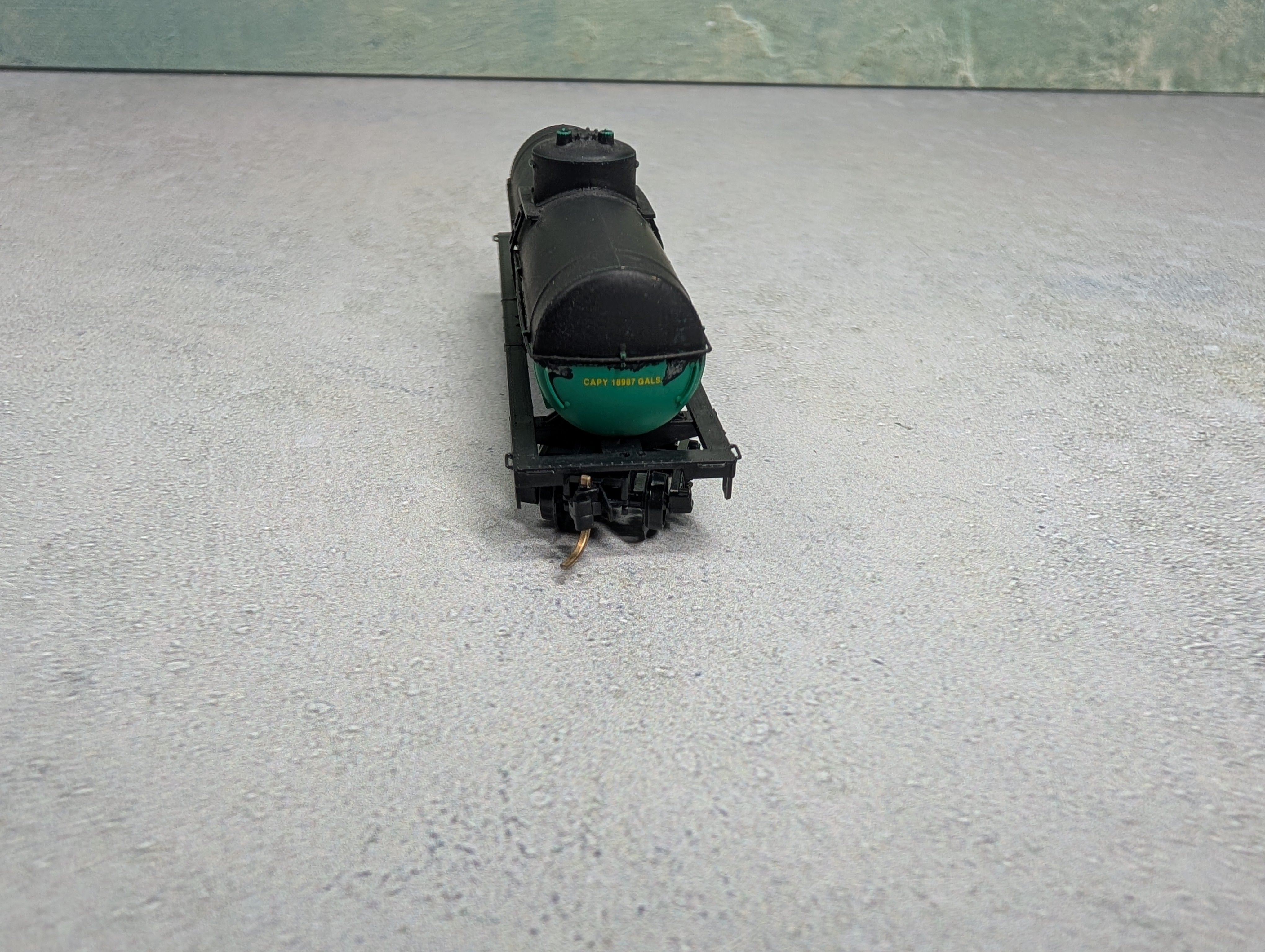 USED Micro-Trains N Scale 39' Single Dome Tank Car Chicago Great Western CGW #264