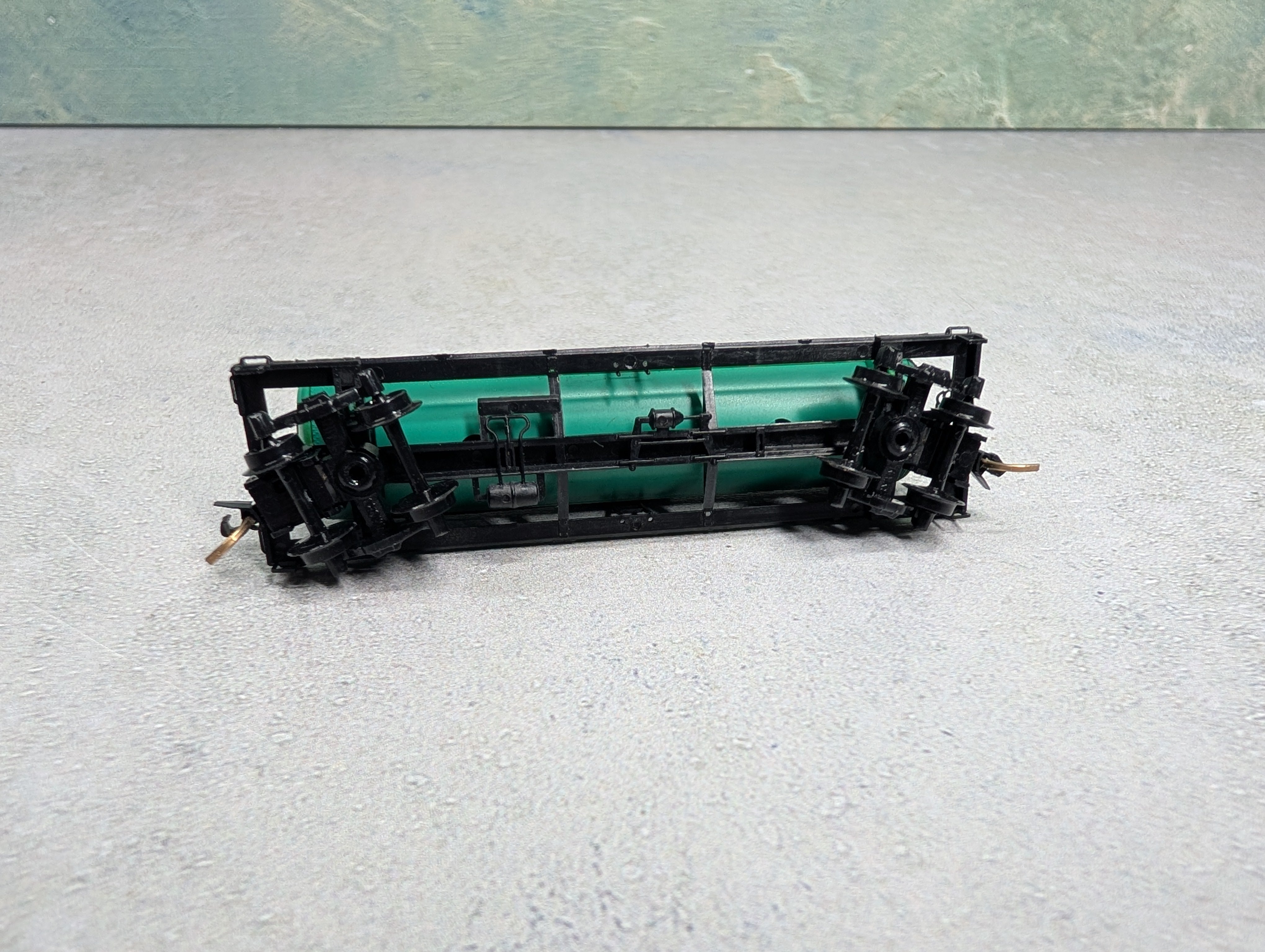 USED Micro-Trains N Scale 39' Single Dome Tank Car Chicago Great Western CGW #264