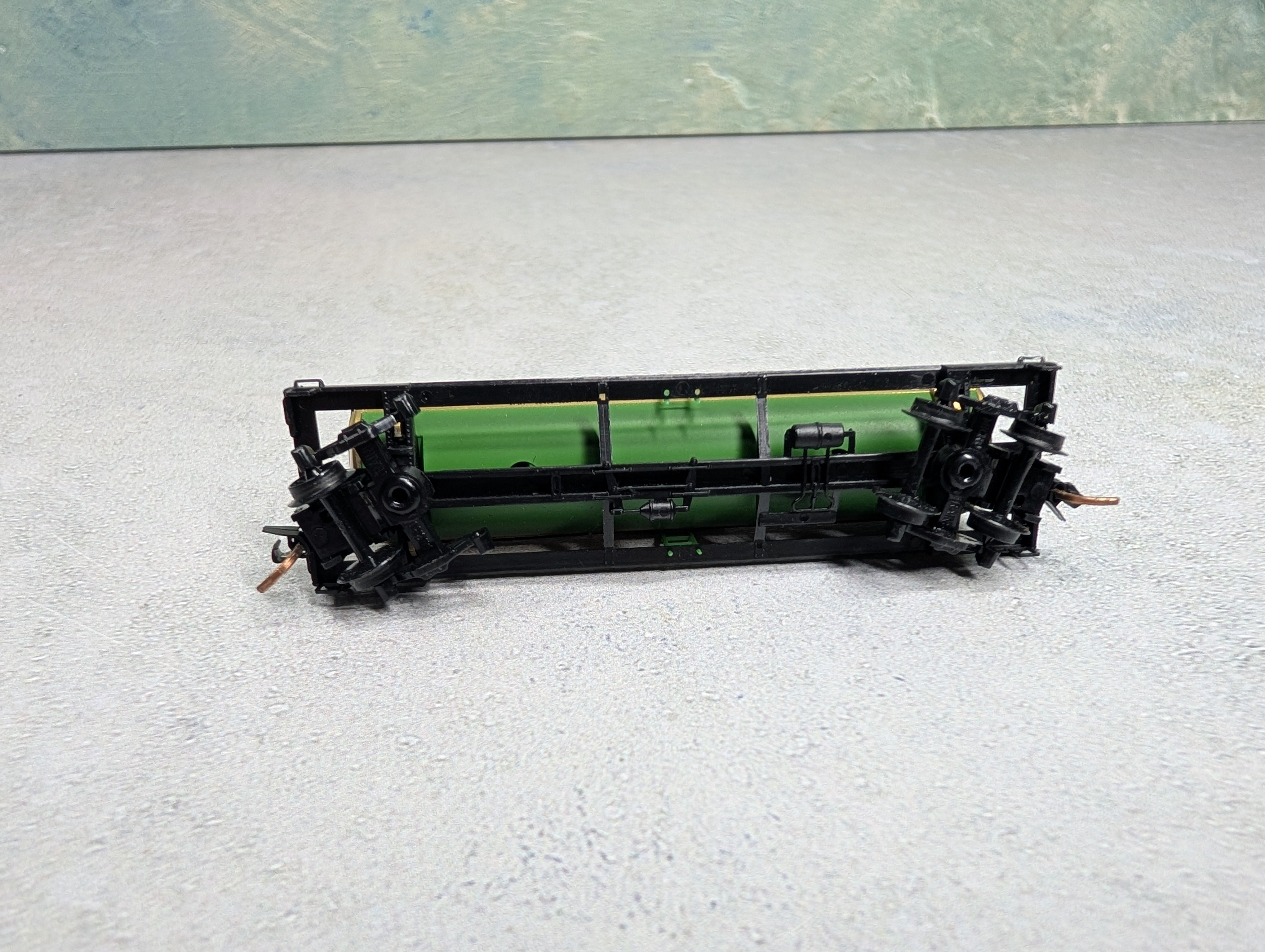 USED Micro-Trains N Scale 39' Single Dome Tank Car Holiday Car MTL #1999