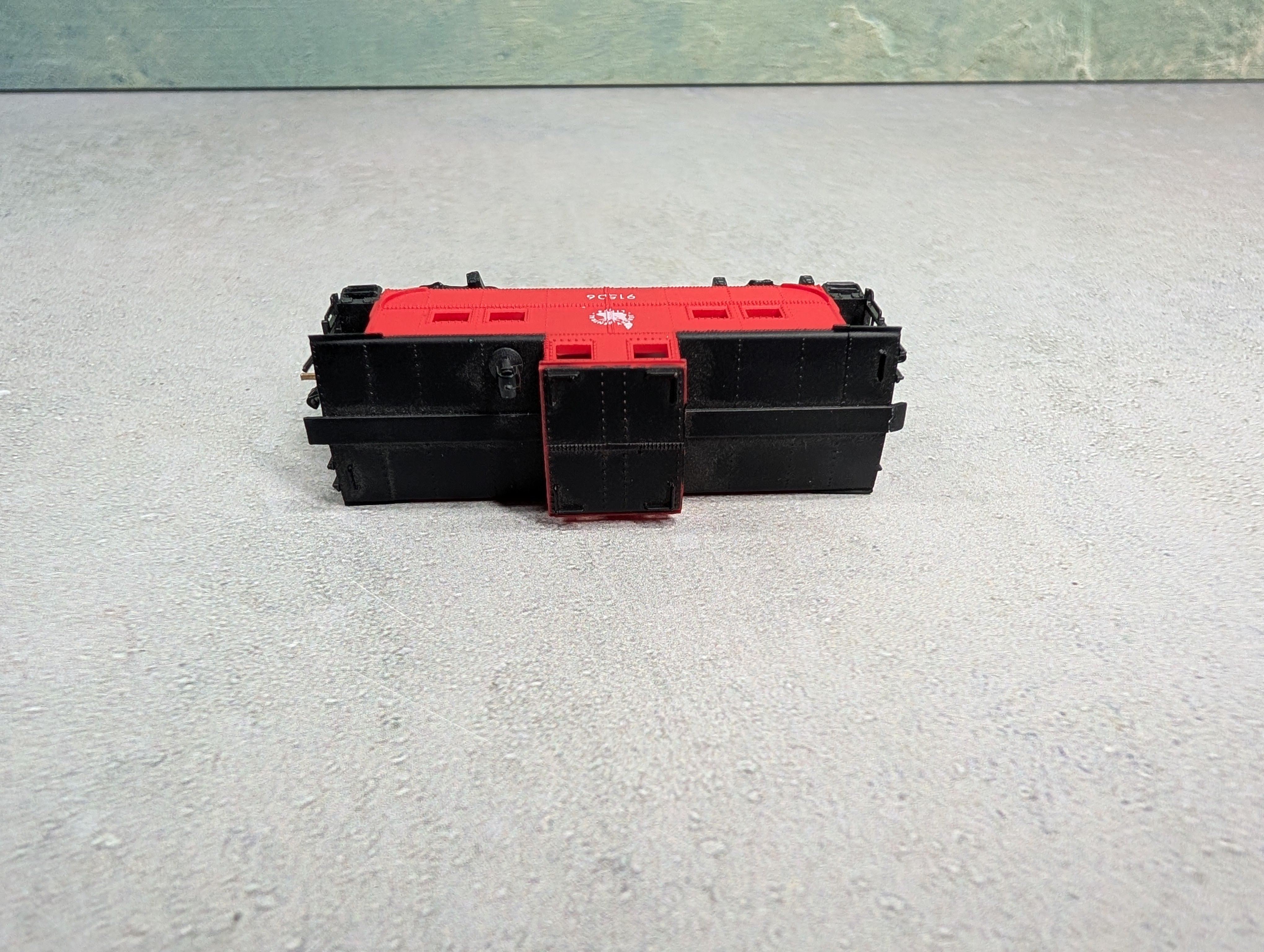 USED Life-Like N Scale Cupola Caboose Jersey Central #91506 Knuckle Couplers