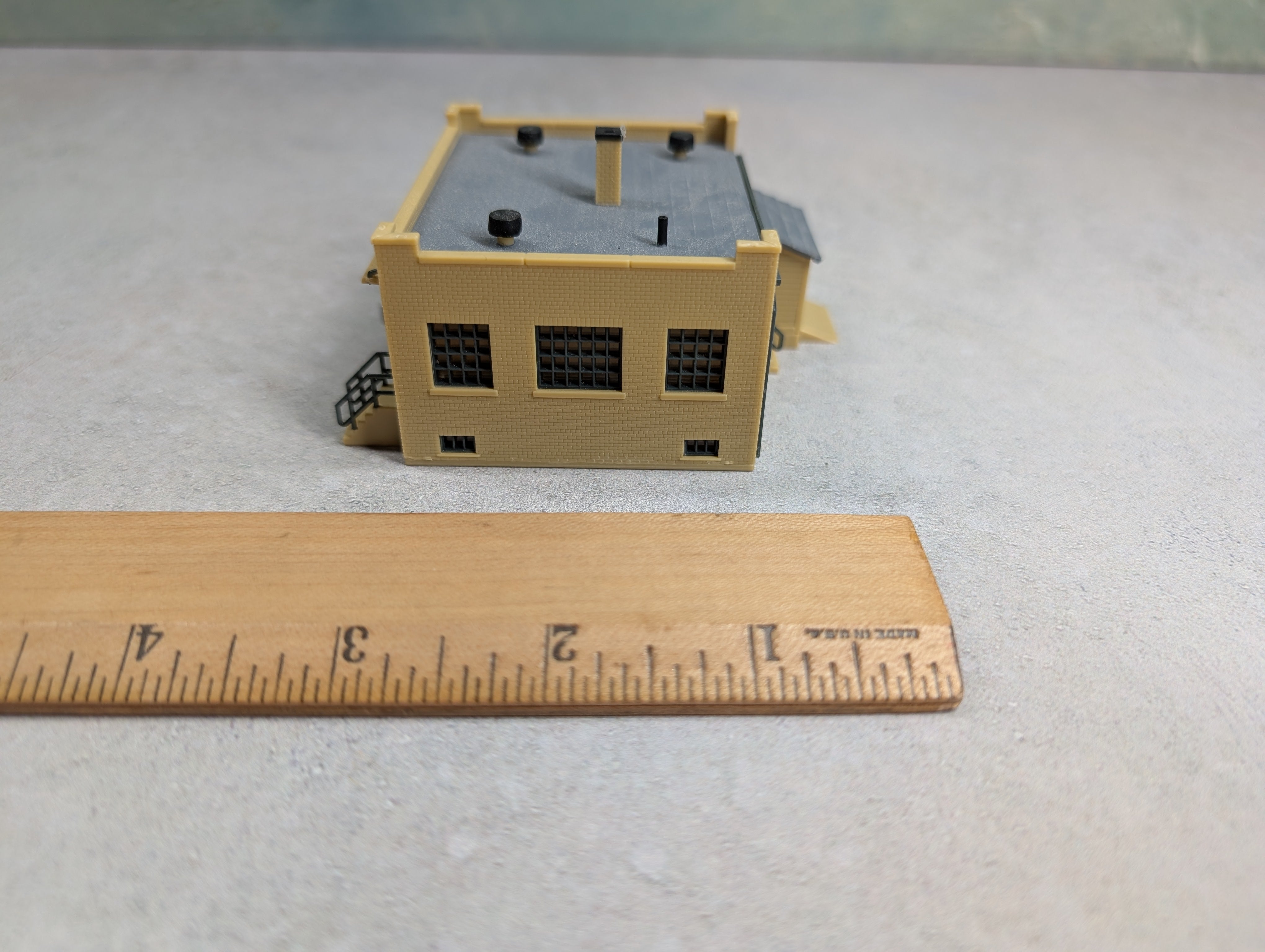 USED Walthers N Scale Industrial Office Building