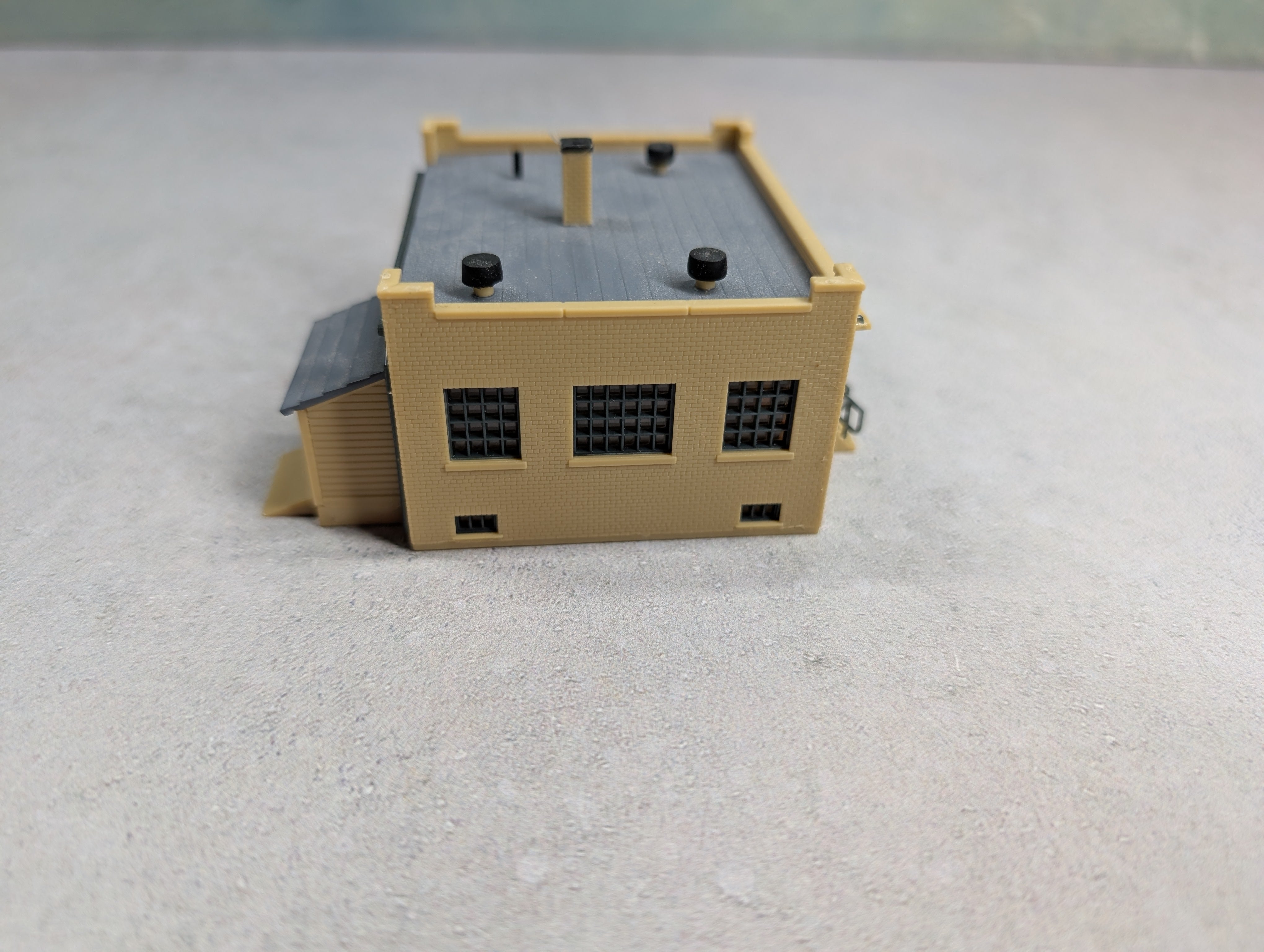 USED Walthers N Scale Industrial Office Building